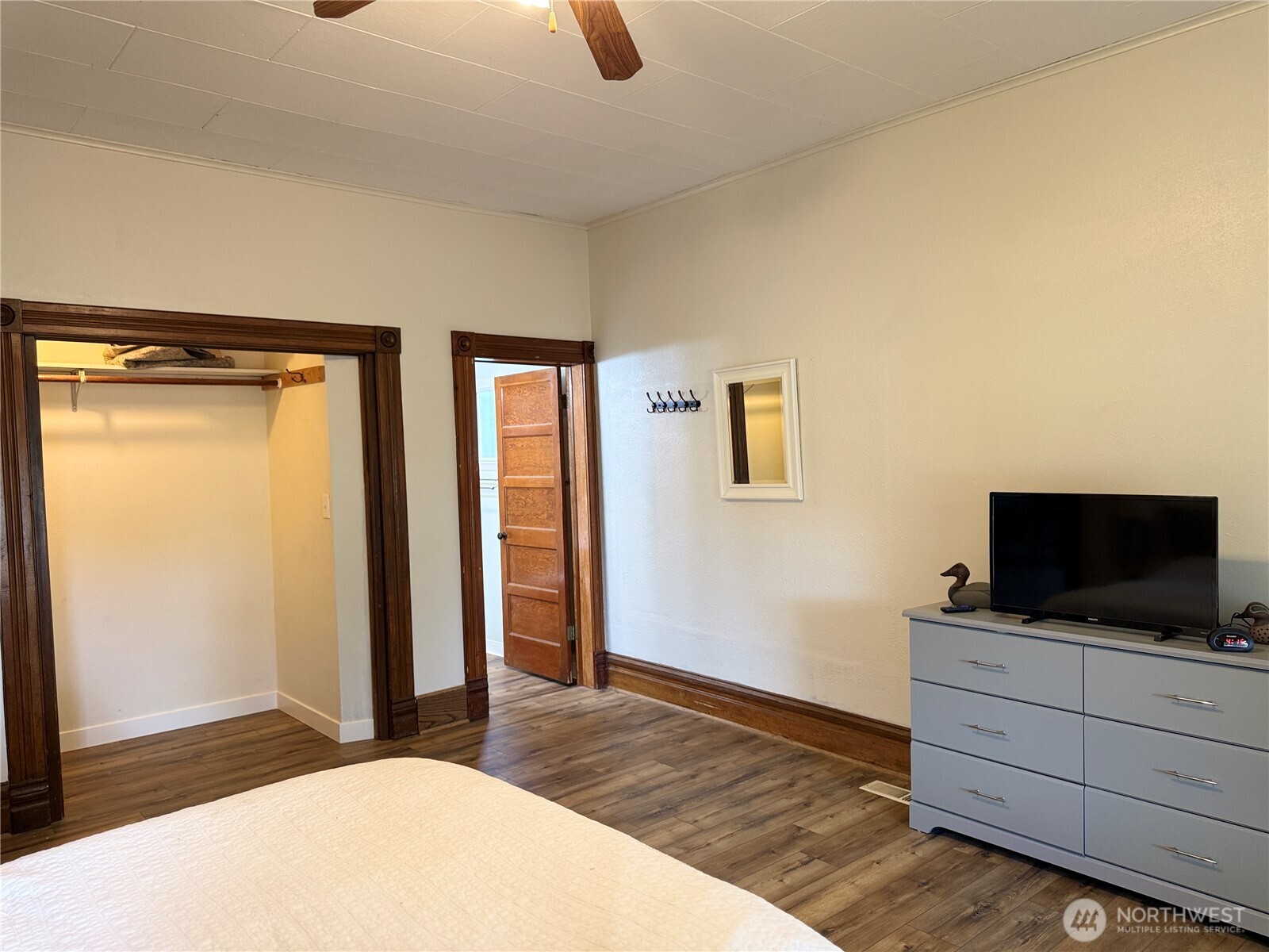 416 E Spring Street Property Photo 13