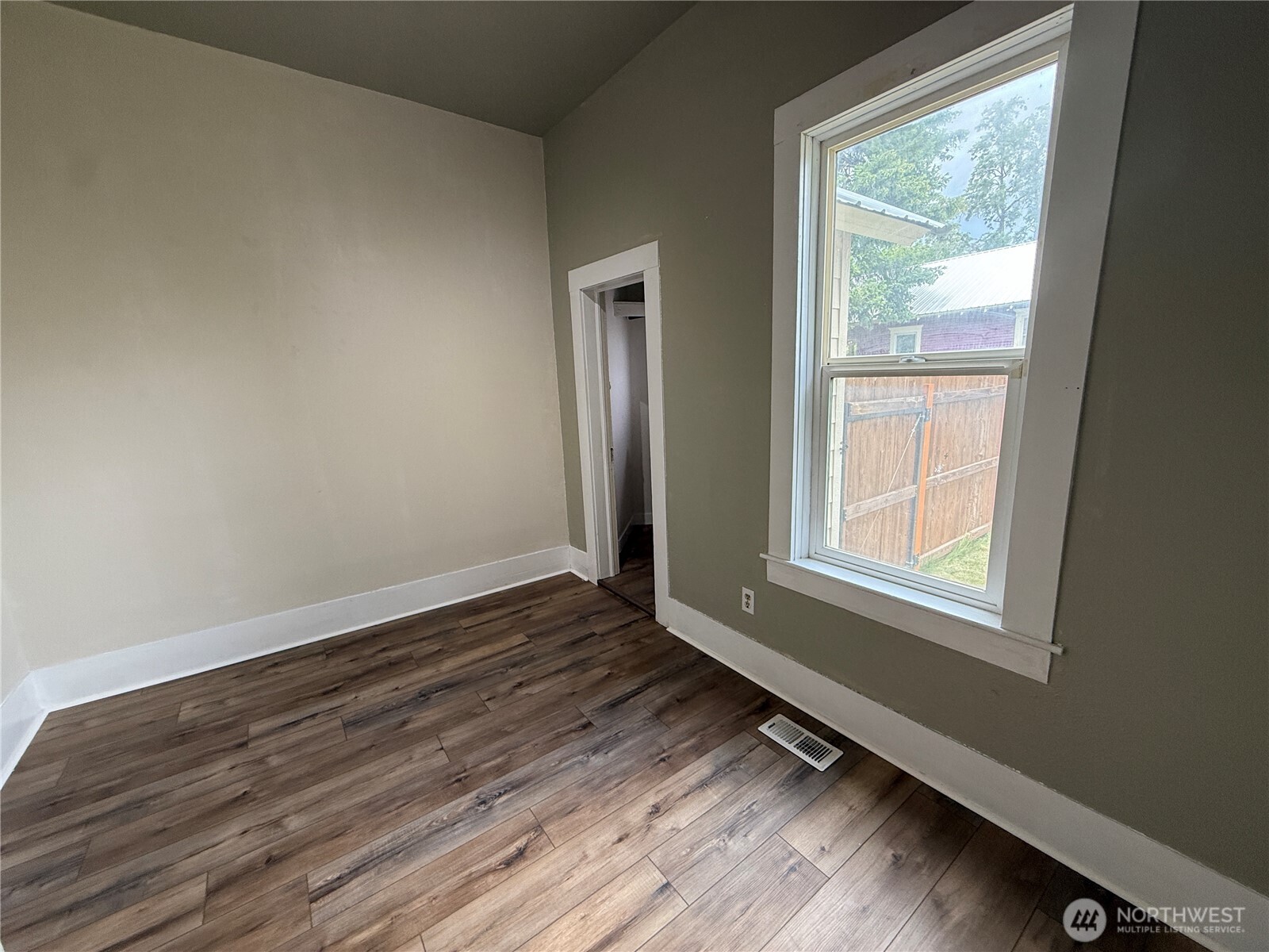 416 E Spring Street Property Photo 16