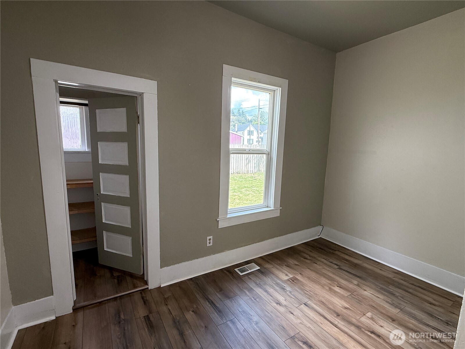 416 E Spring Street Property Photo 17