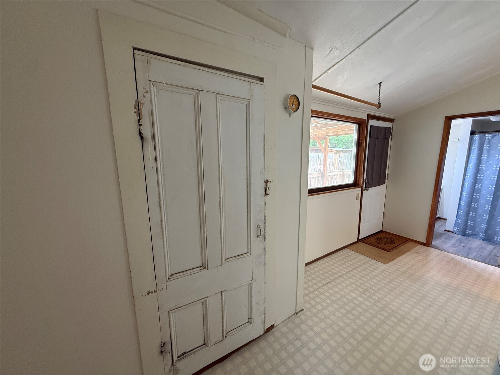 416 E Spring Street Property Photo 20
