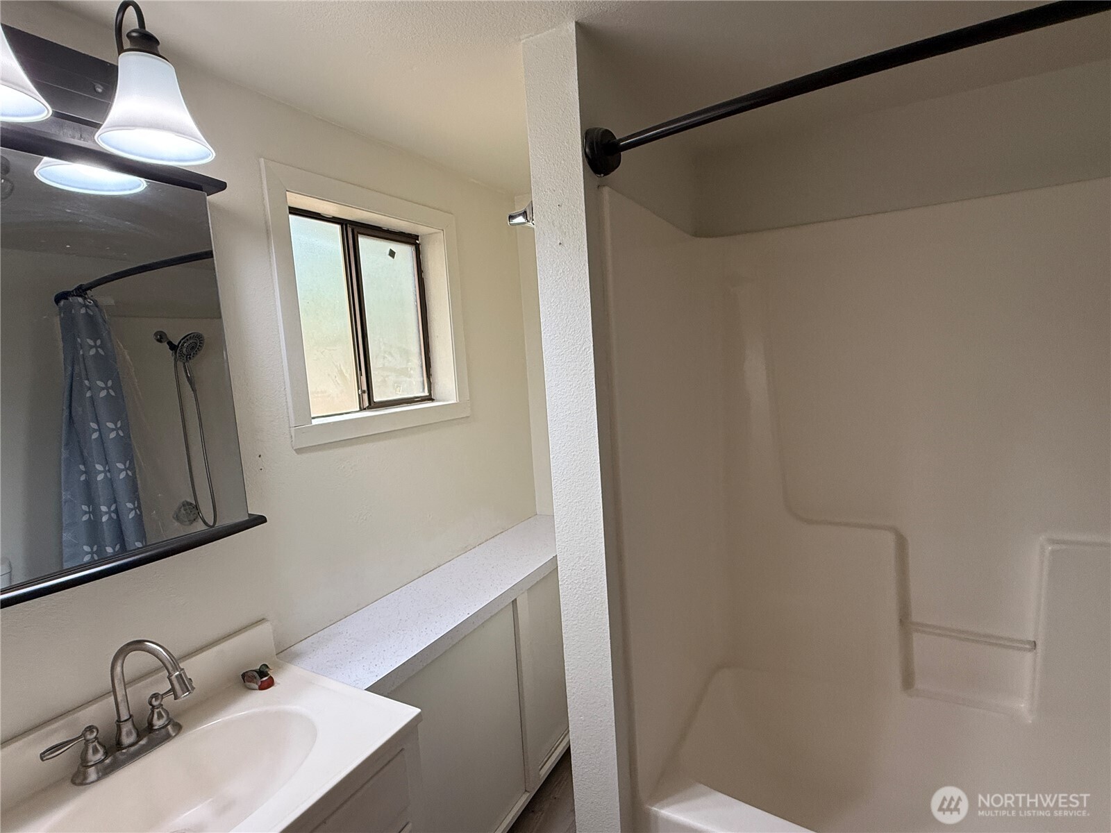 416 E Spring Street Property Photo 22