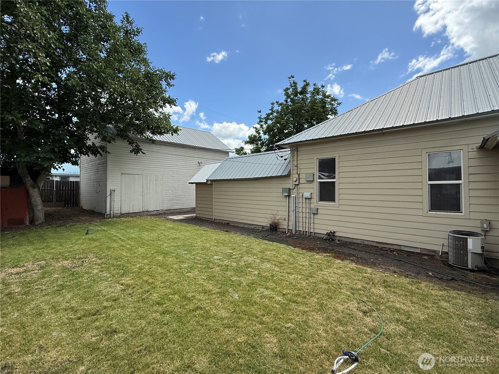 416 E Spring Street Property Photo 36