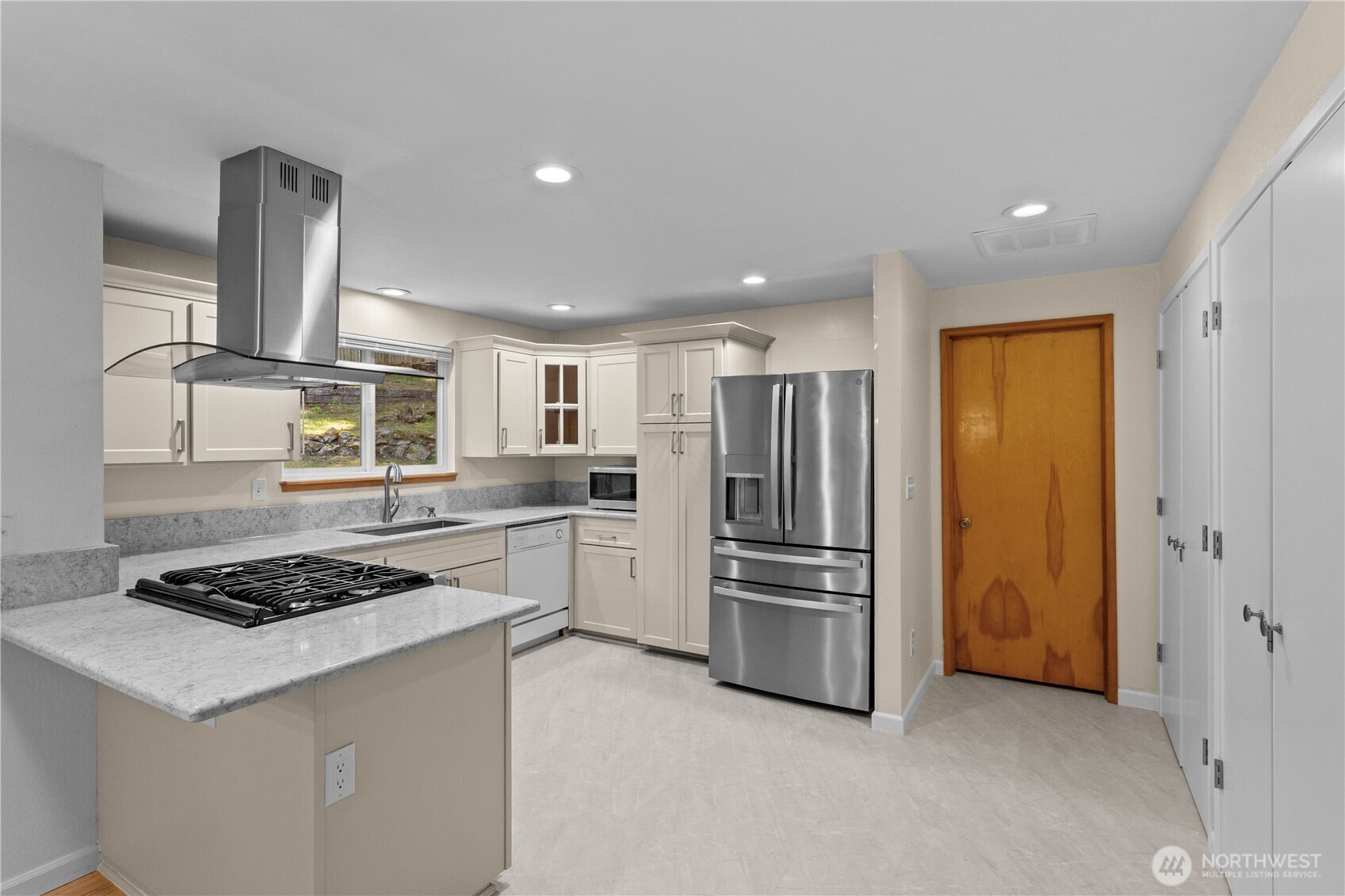 6712 53rd Street Property Photo 5