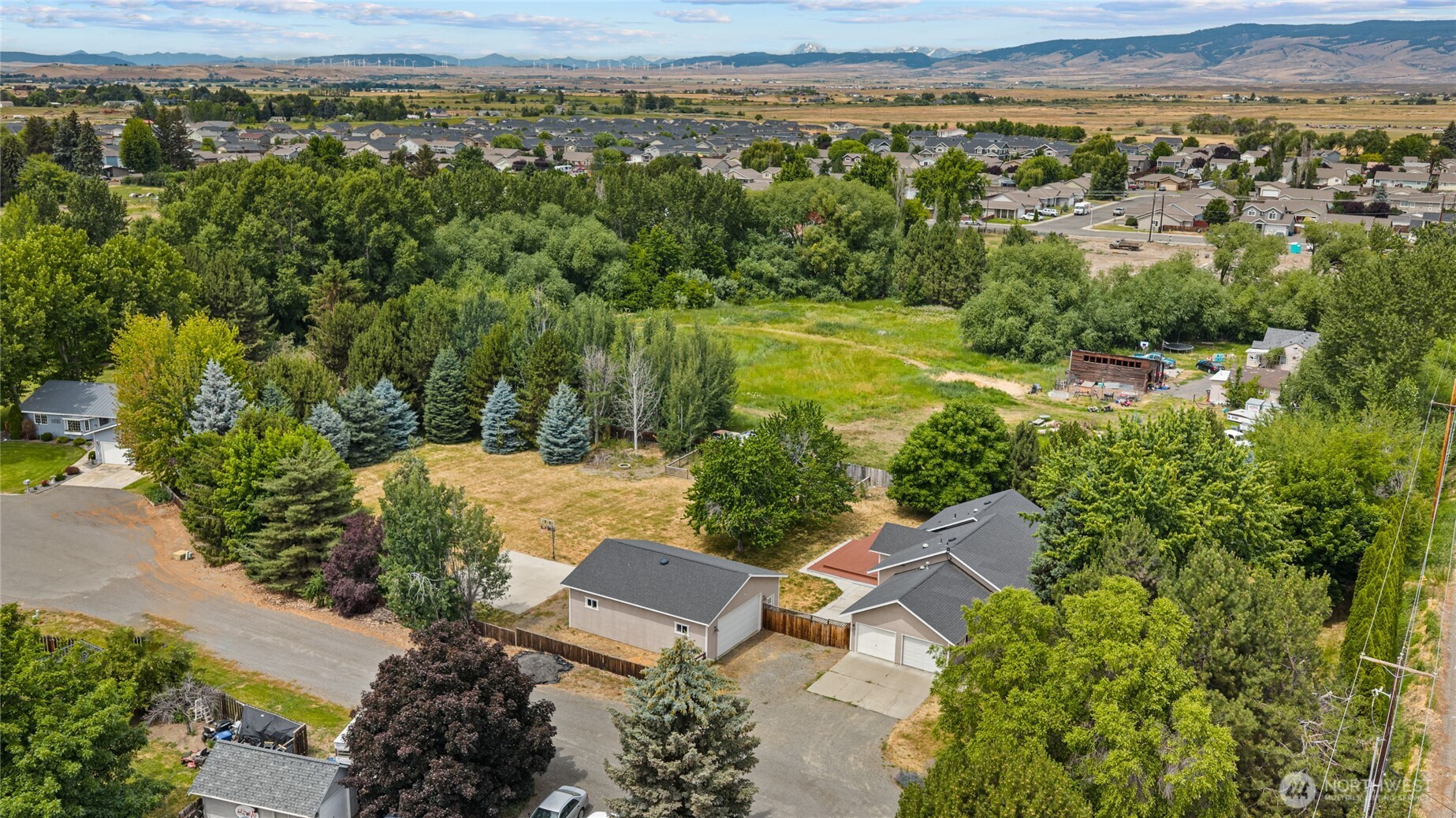 611 E Kyllo Road Property Photo 4