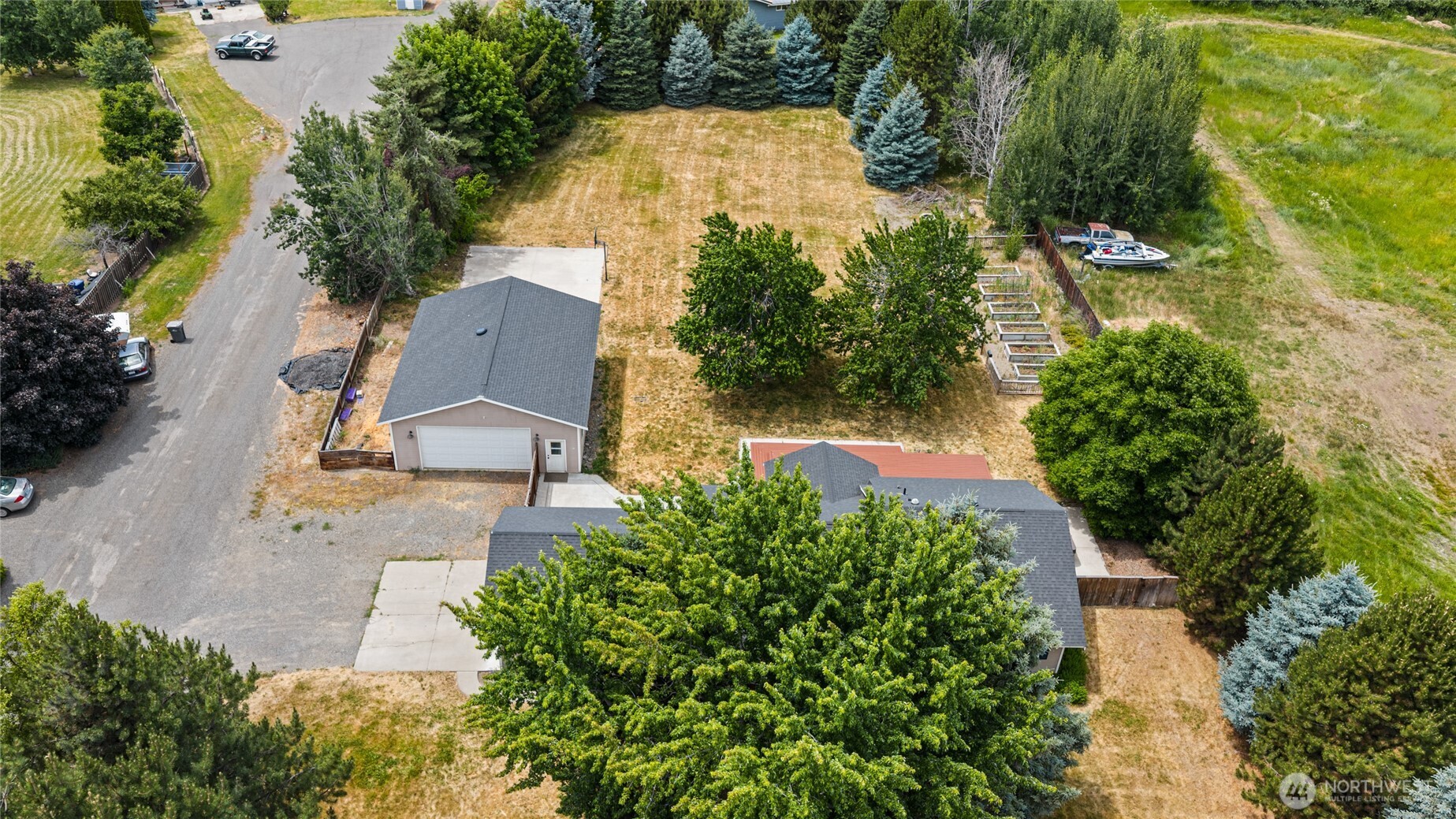 611 E Kyllo Road Property Photo 5