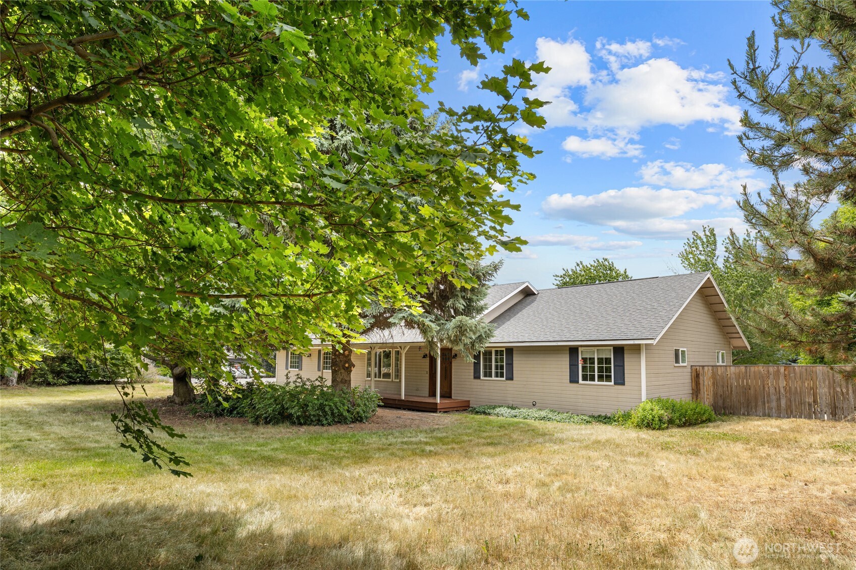 611 E Kyllo Road Property Photo 9