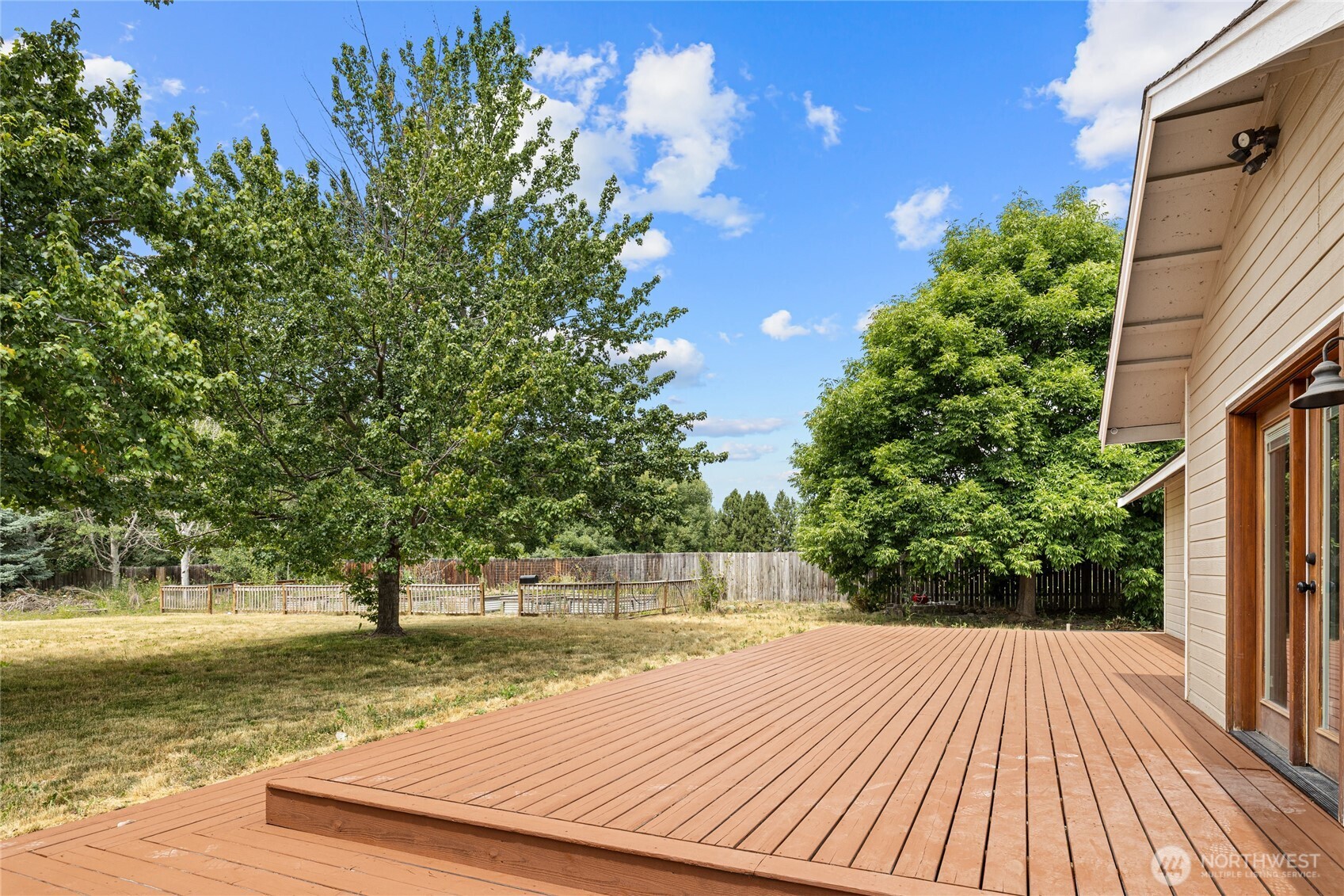 611 E Kyllo Road Property Photo 11