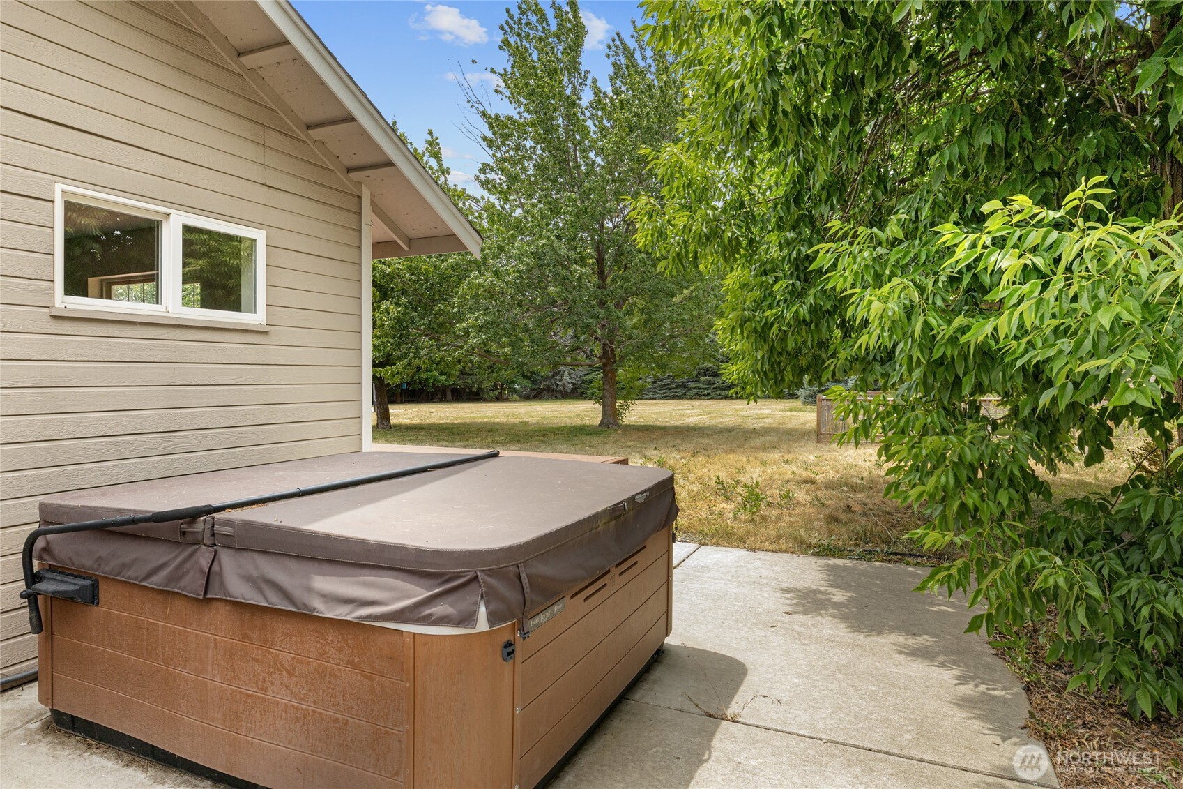611 E Kyllo Road Property Photo 13