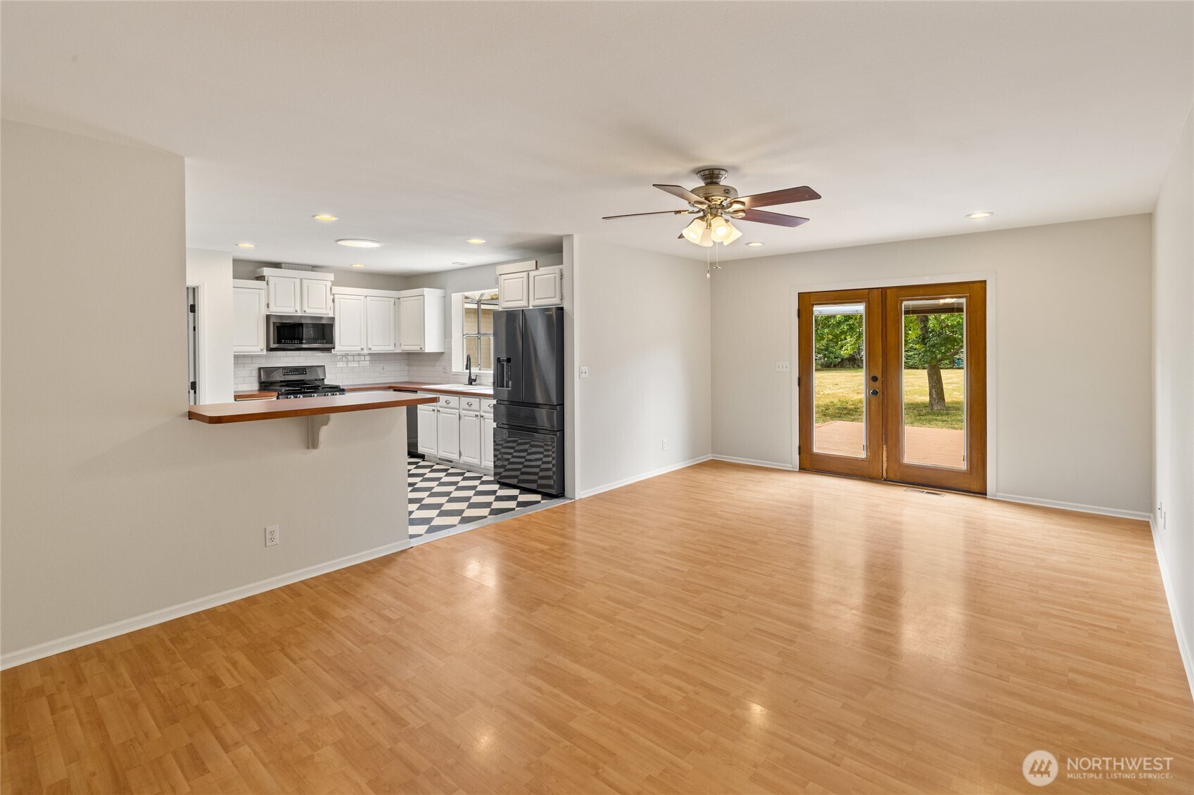 611 E Kyllo Road Property Photo 25