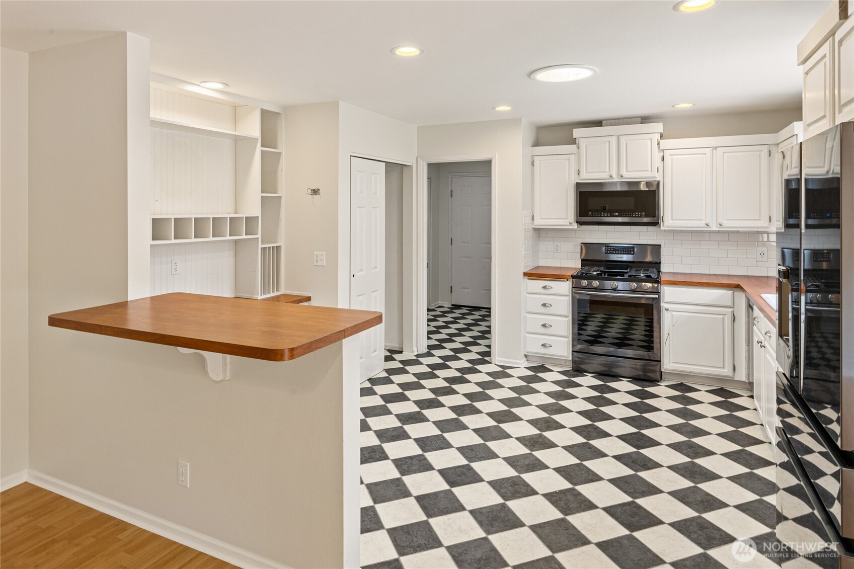 611 E Kyllo Road Property Photo 27