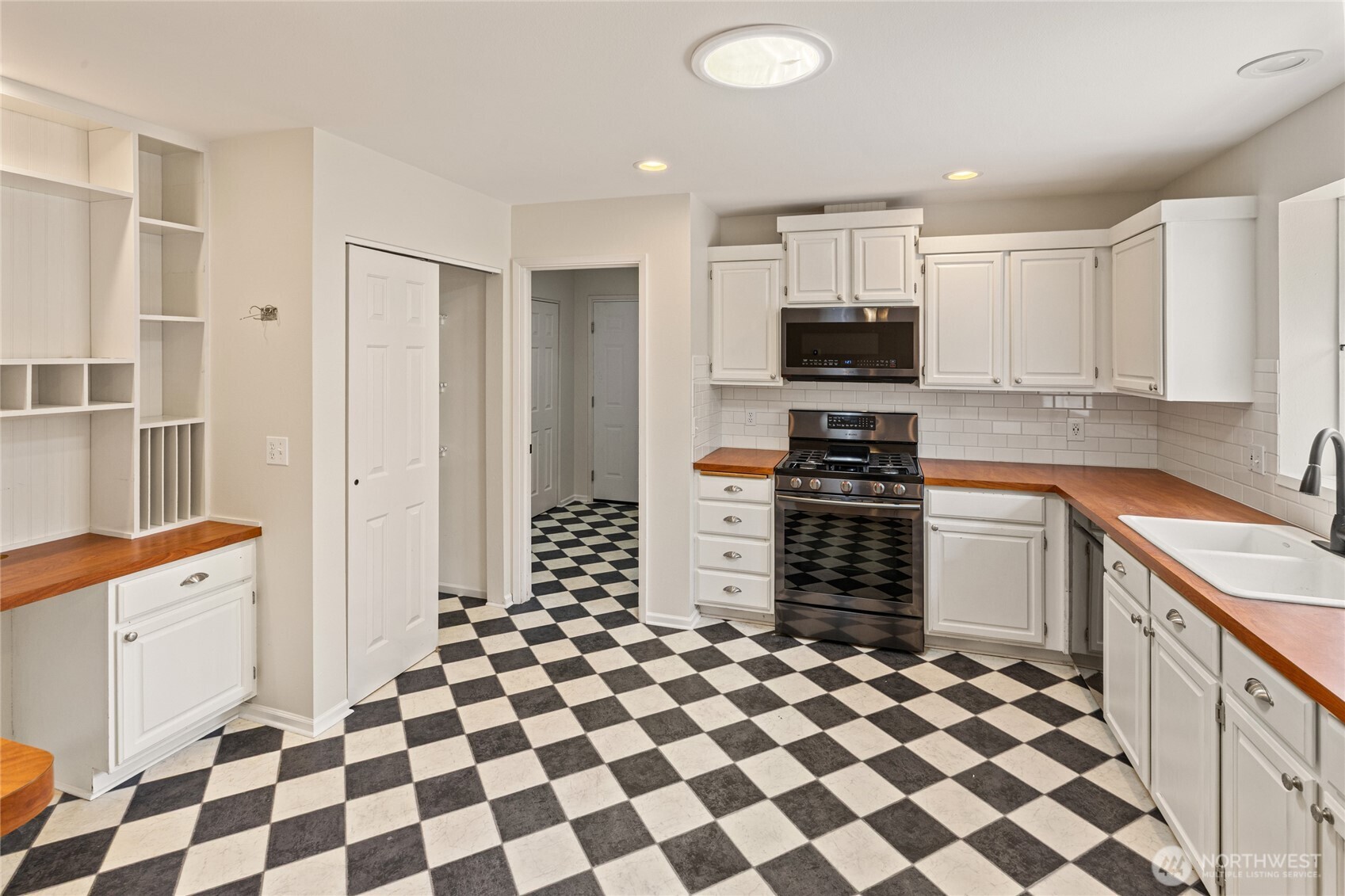 611 E Kyllo Road Property Photo 29