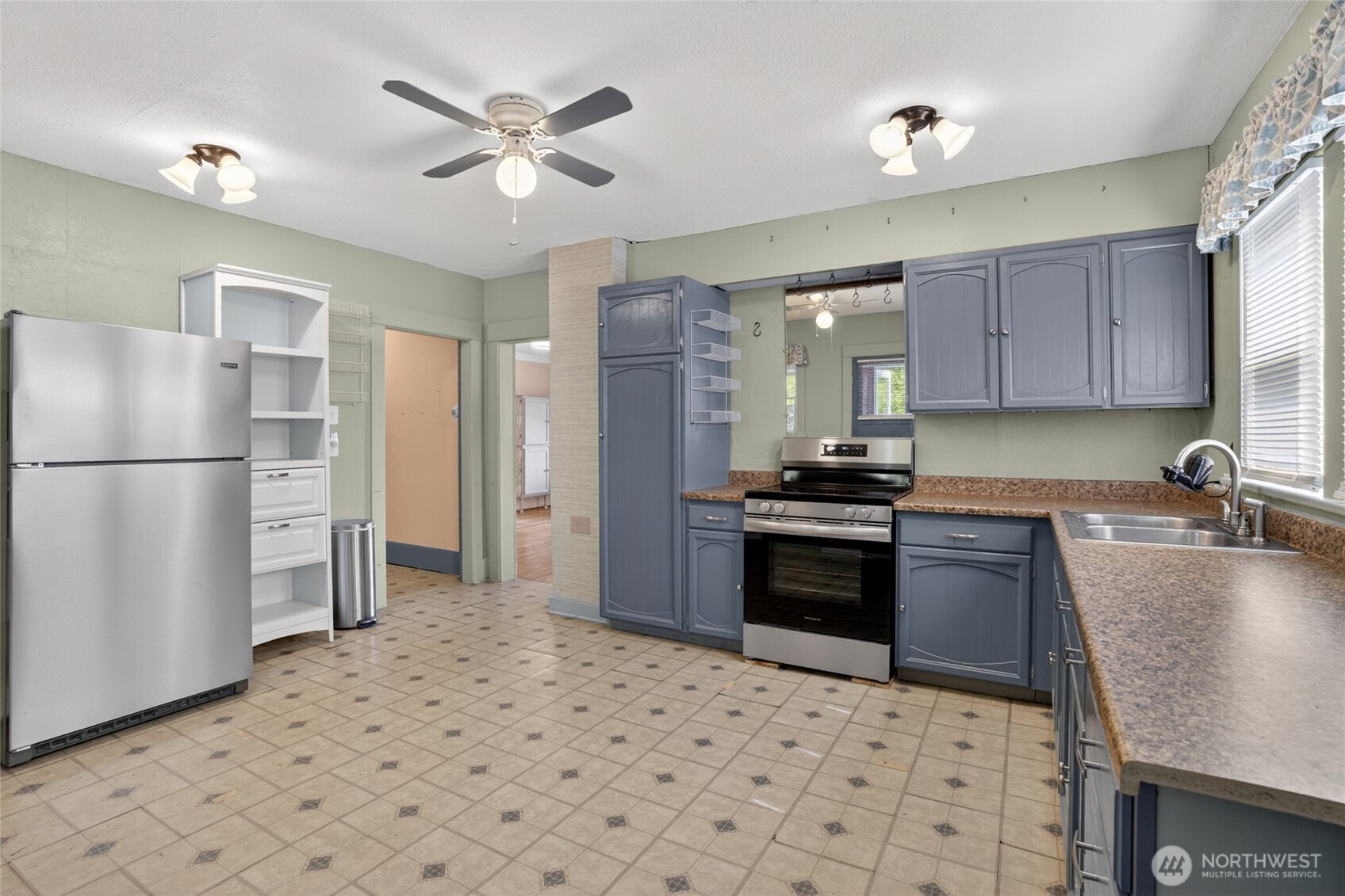 540 View Court Property Photo 8