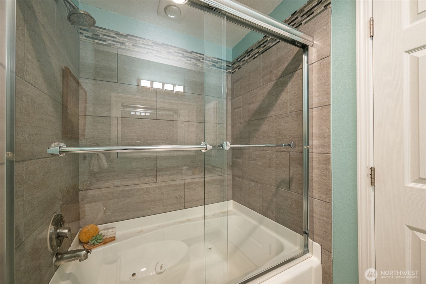 1011 5th Avenue 201 Property Photo 18