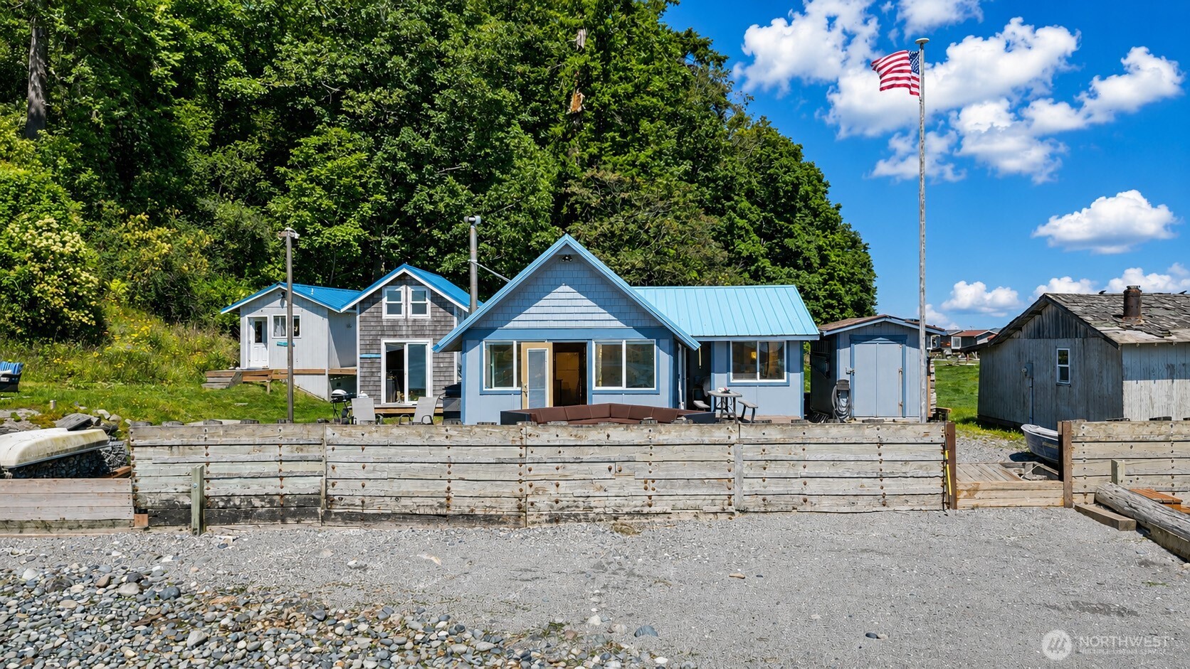 2 S Pilchuck Ave Property Photo 3