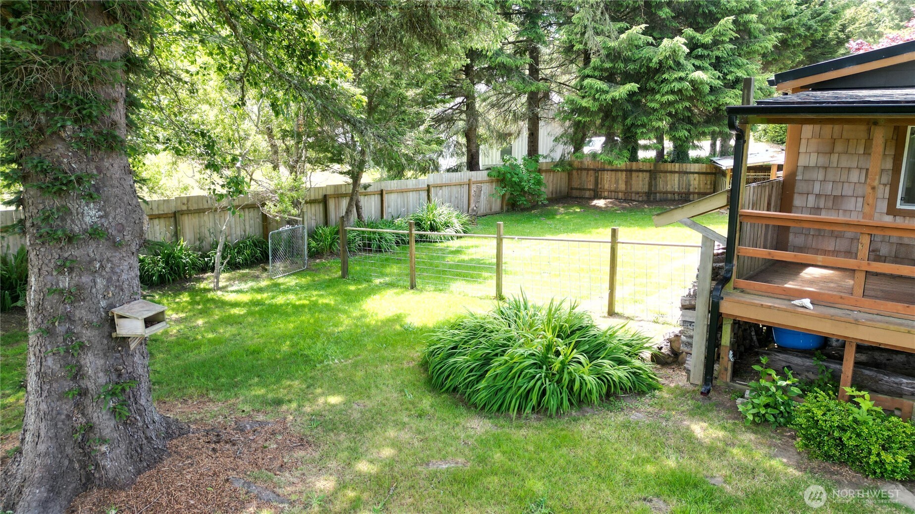 24004 Birch Place Property Photo 8