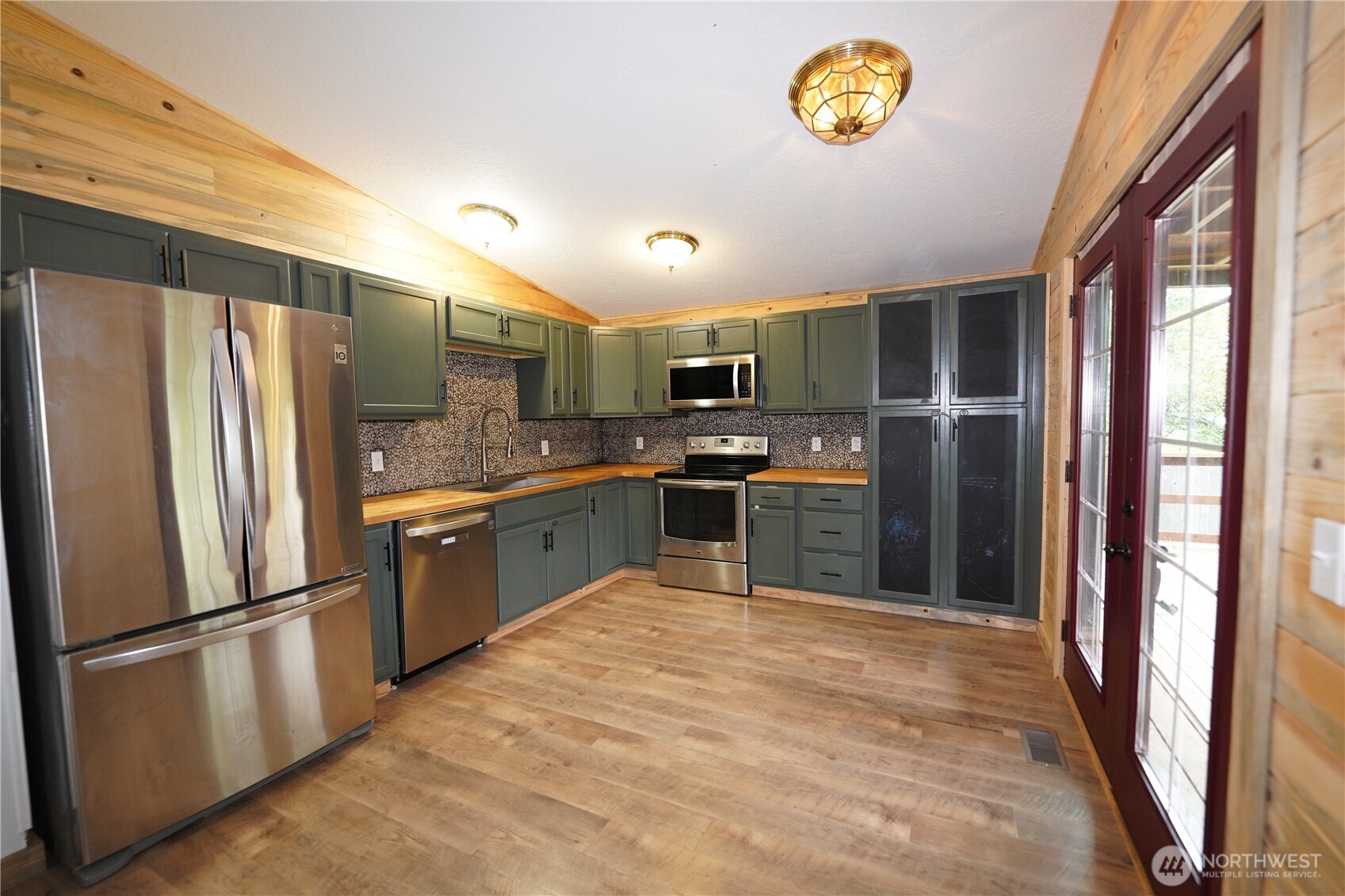 24004 Birch Place Property Photo 20