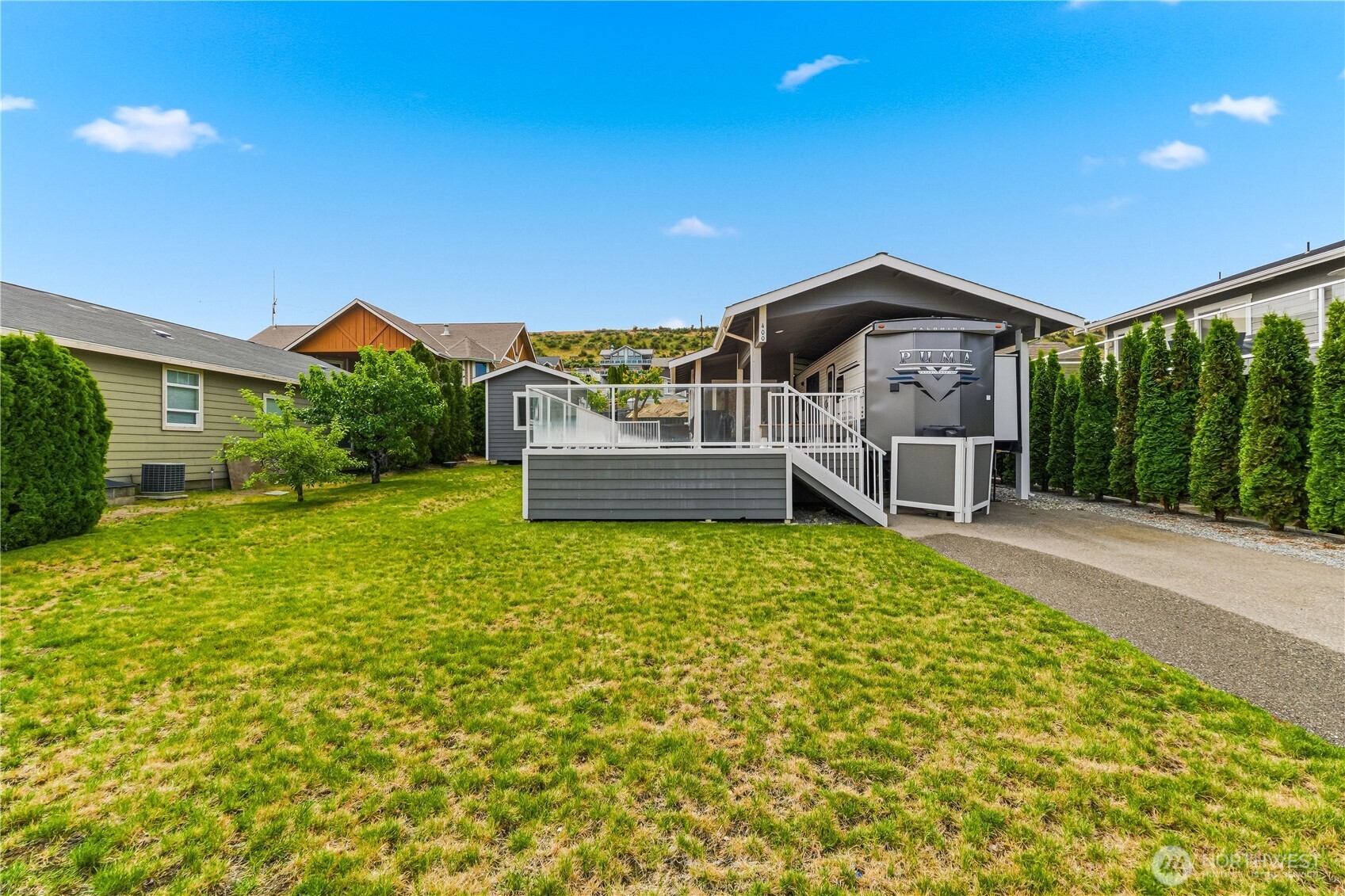 400 W Emerson Drive Property Photo 1