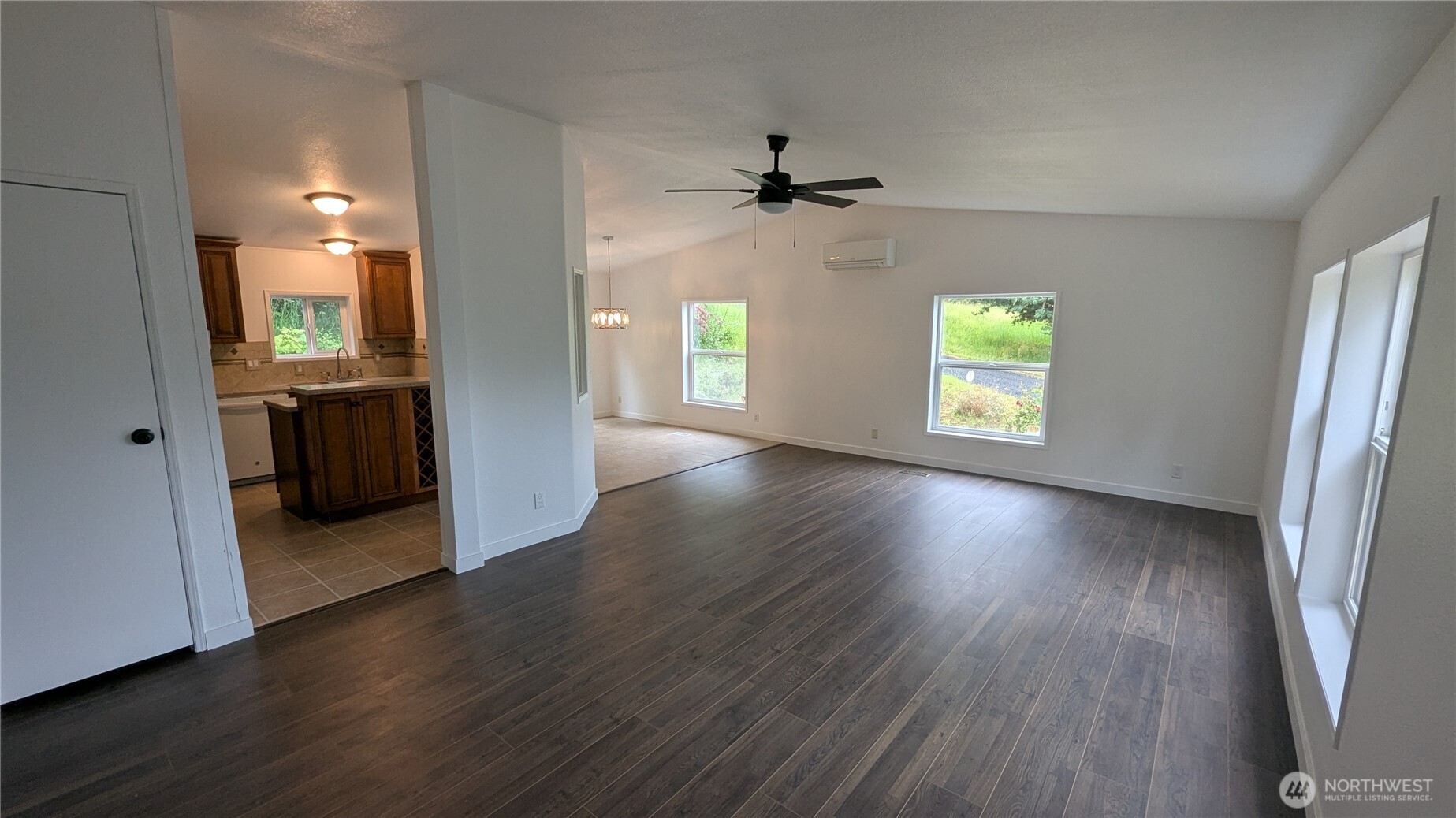 104 Sun Valley Drive Property Photo 5