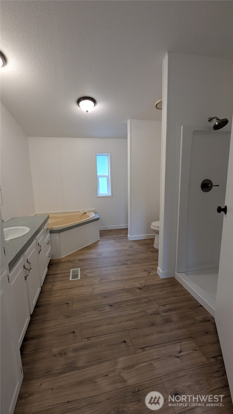 104 Sun Valley Drive Property Photo 10