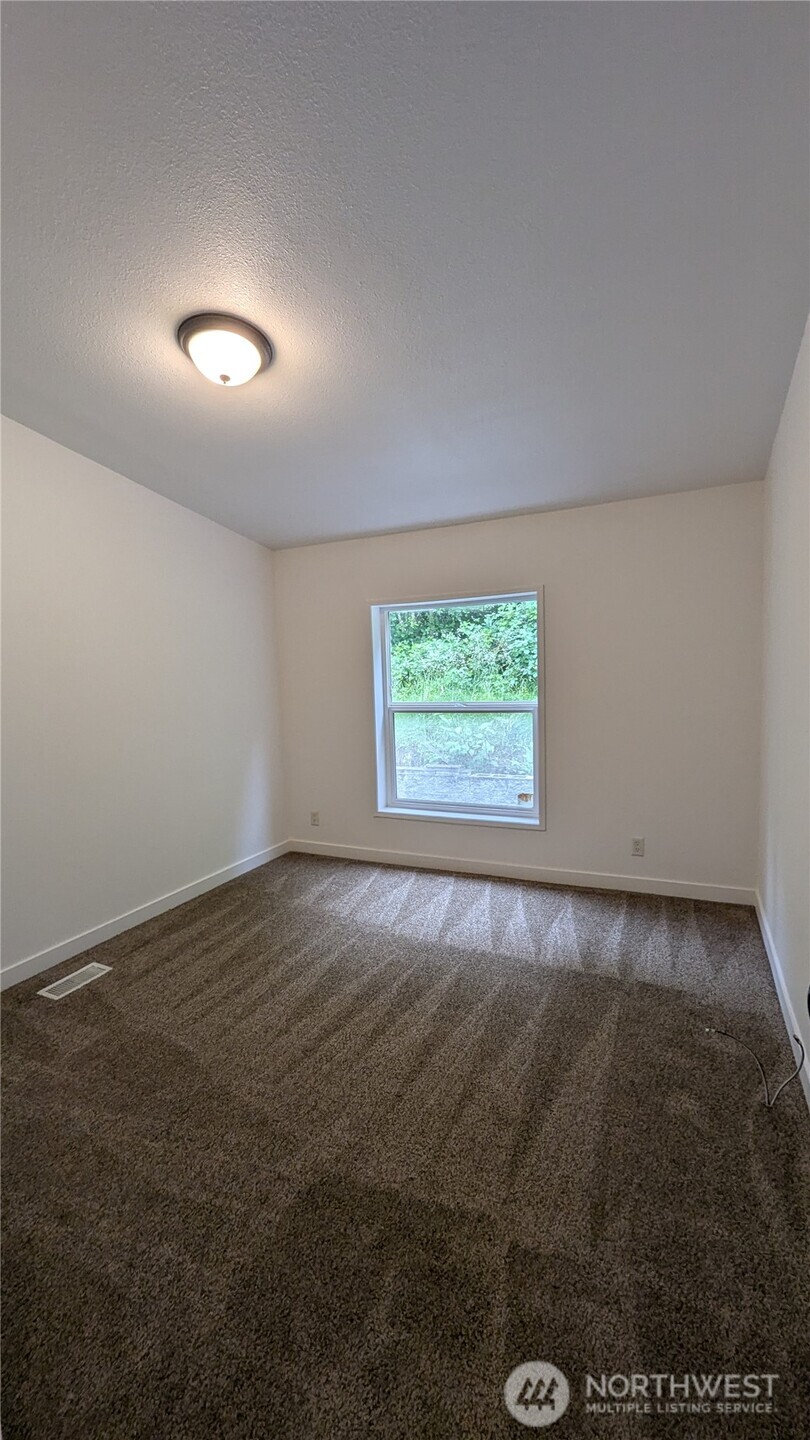 104 Sun Valley Drive Property Photo 12