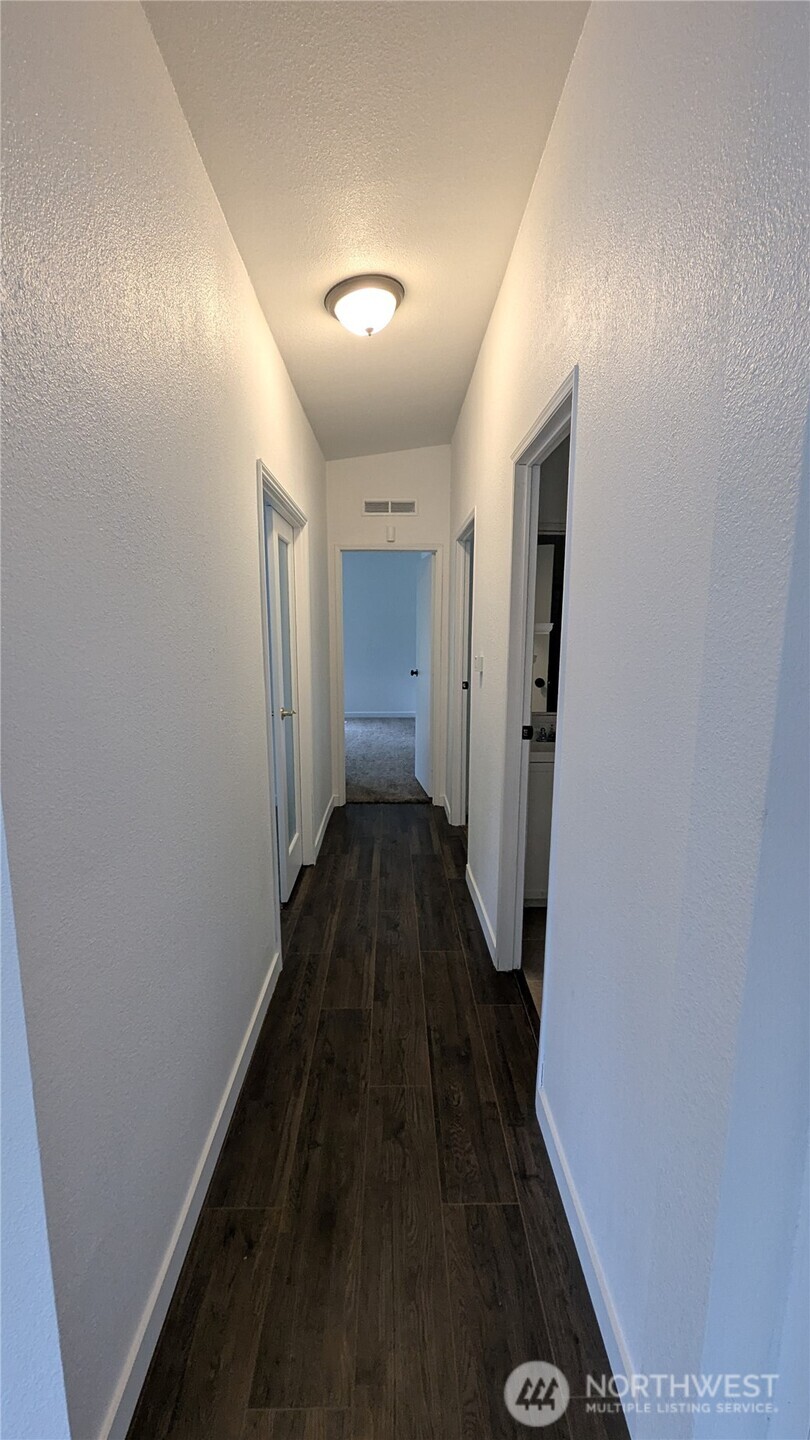 104 Sun Valley Drive Property Photo 16
