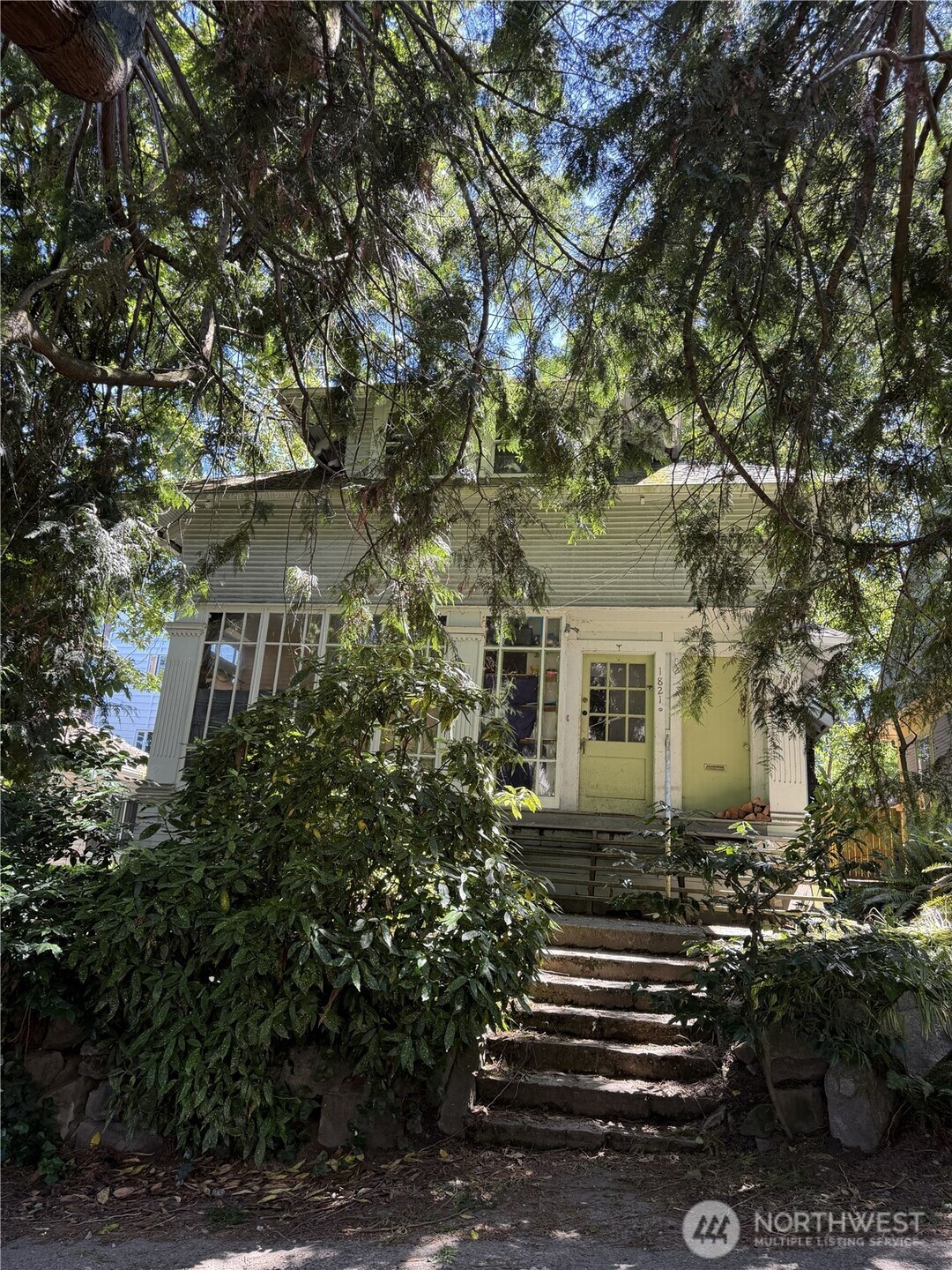 1821 E Howell Street Property Photo 1