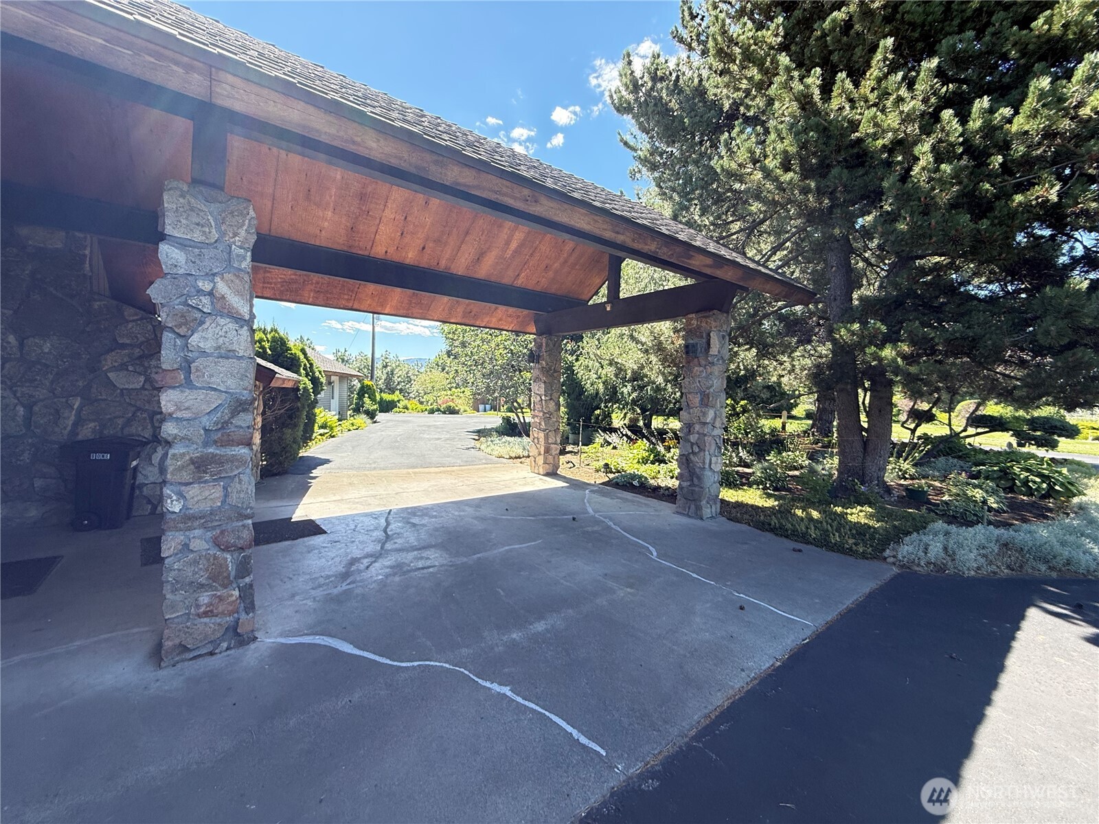 24 Valley View Drive Property Photo 40