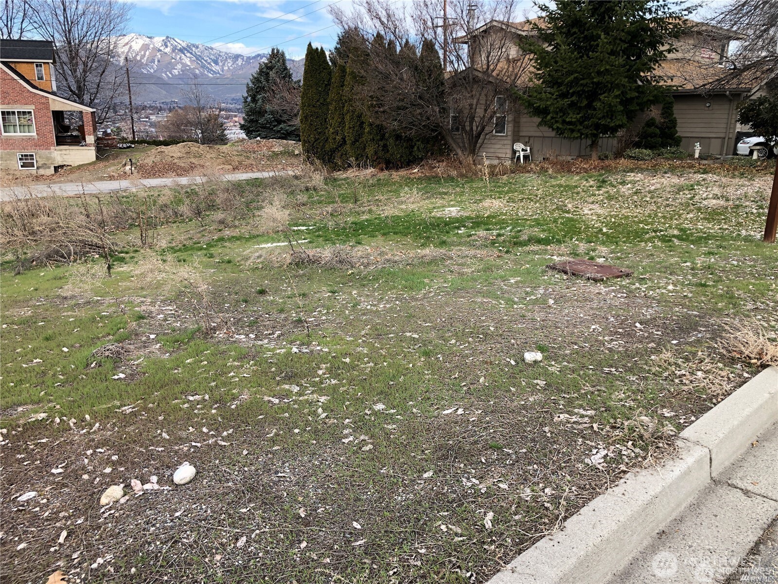1084 Corum Circle Property Photo 2