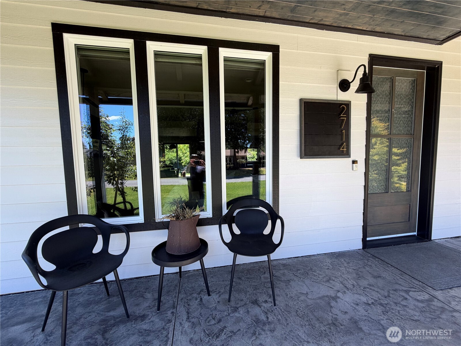 2714 67th Court Property Photo 2