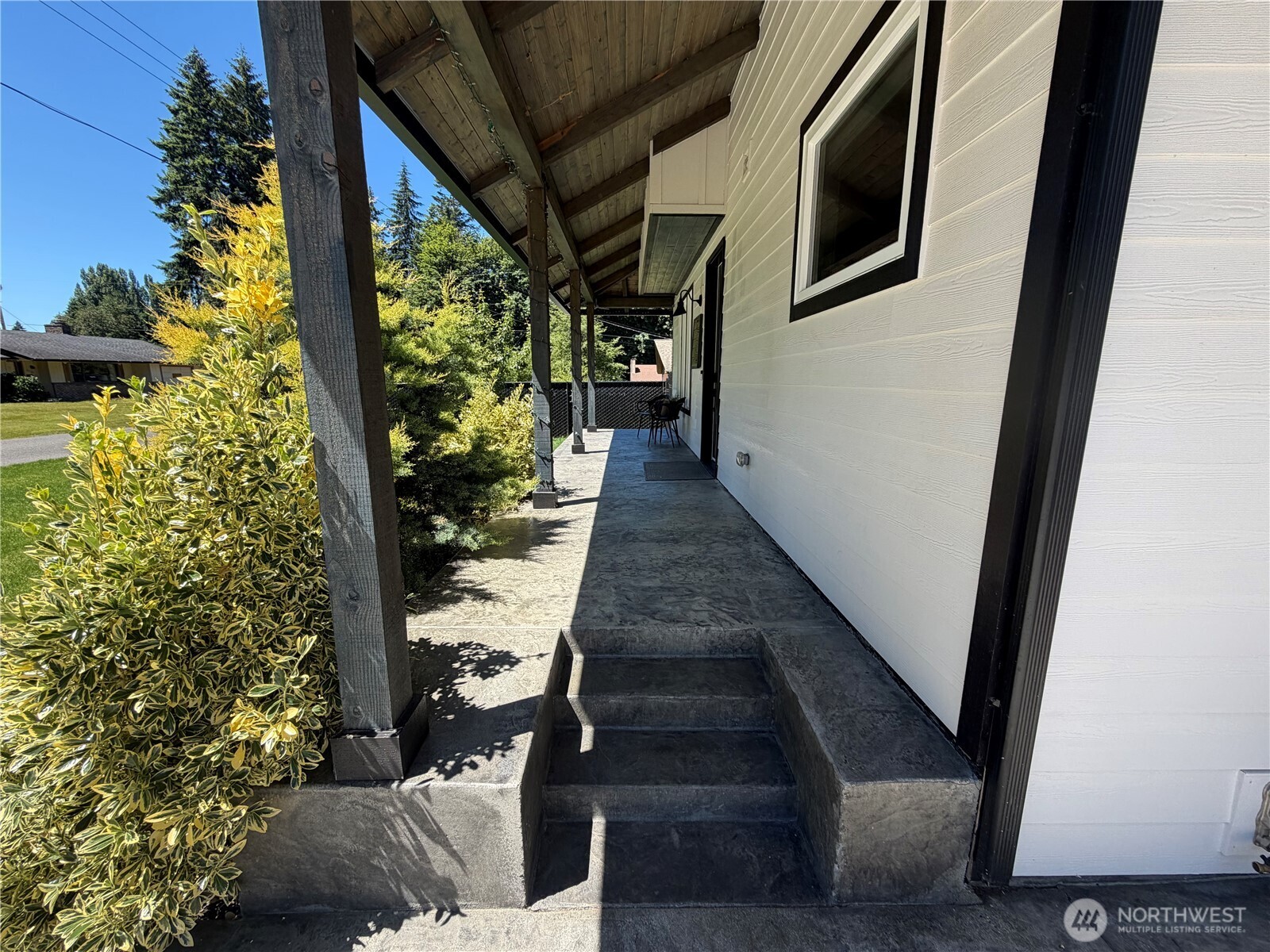 2714 67th Court Property Photo 3