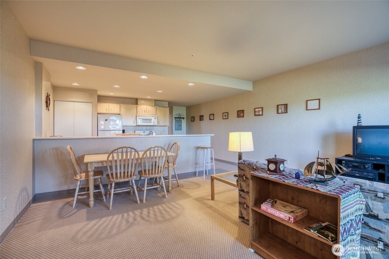 1335 Ocean Shores Boulevard S13 Property Photo 8