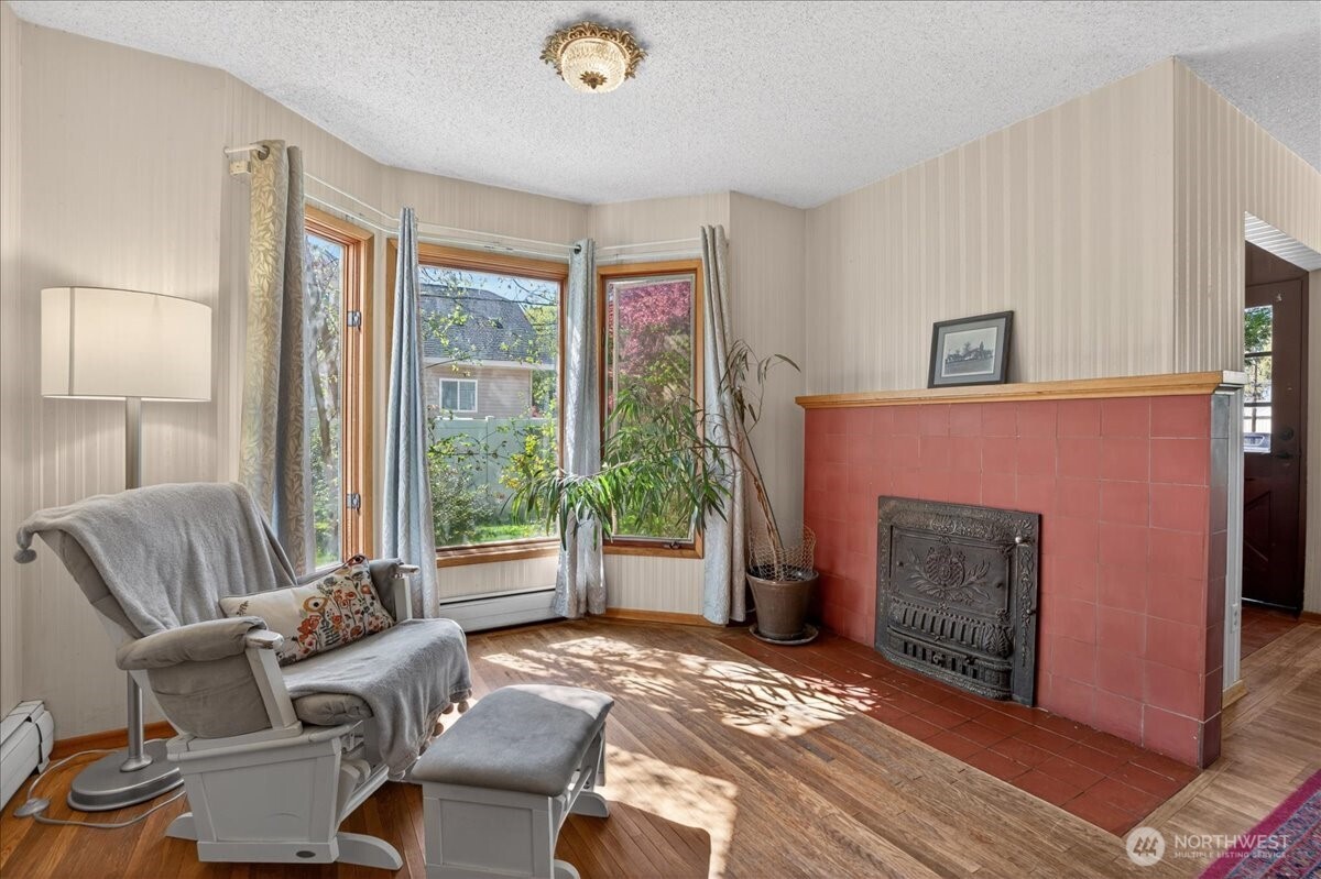 709 Marshall Street Property Photo 7
