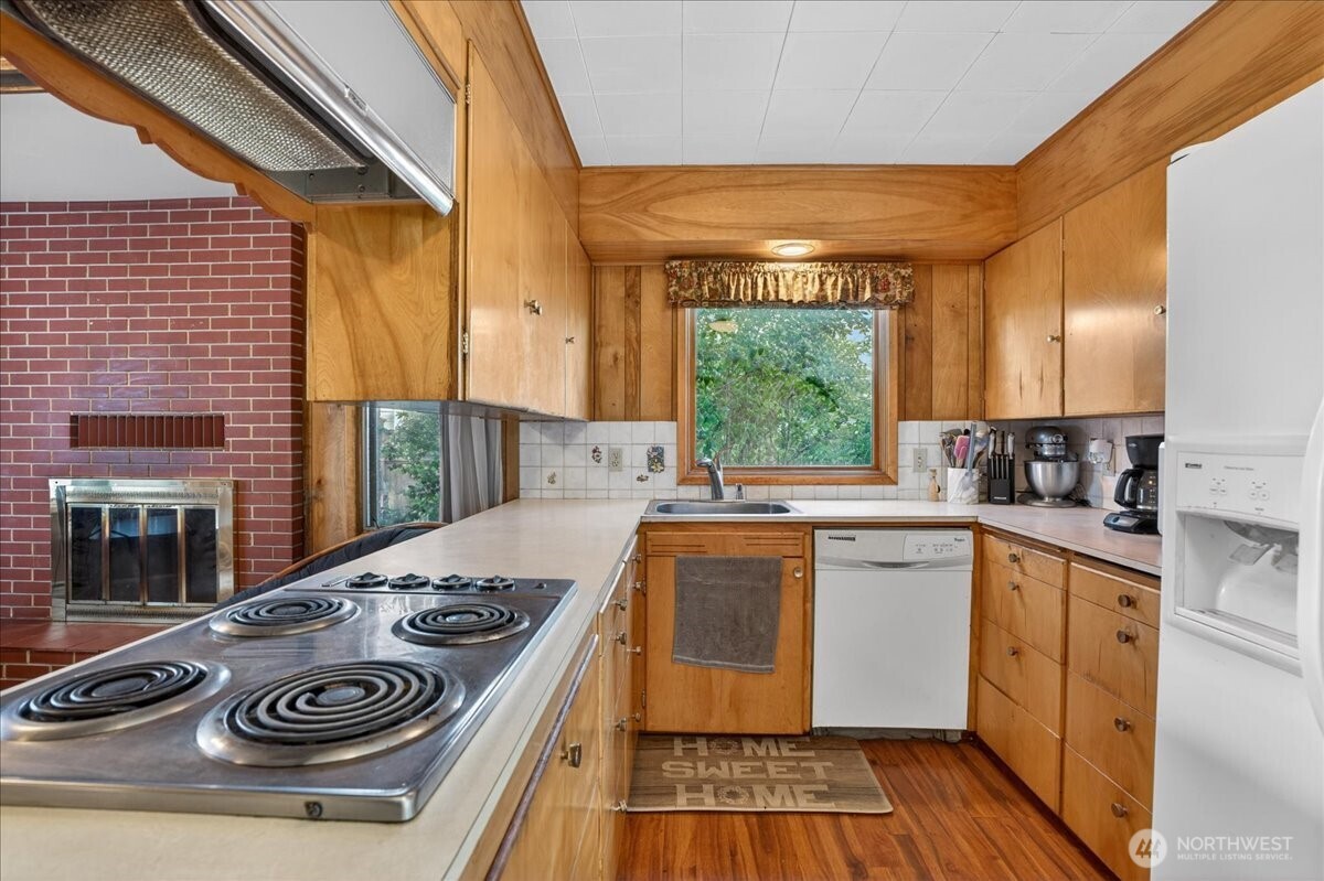 709 Marshall Street Property Photo 11