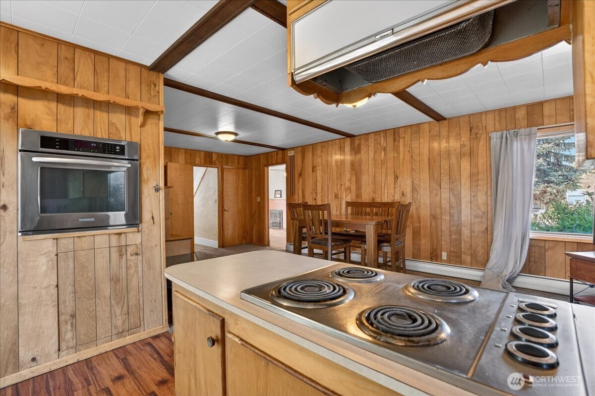 709 Marshall Street Property Photo 14