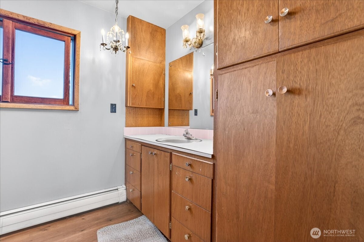 709 Marshall Street Property Photo 15