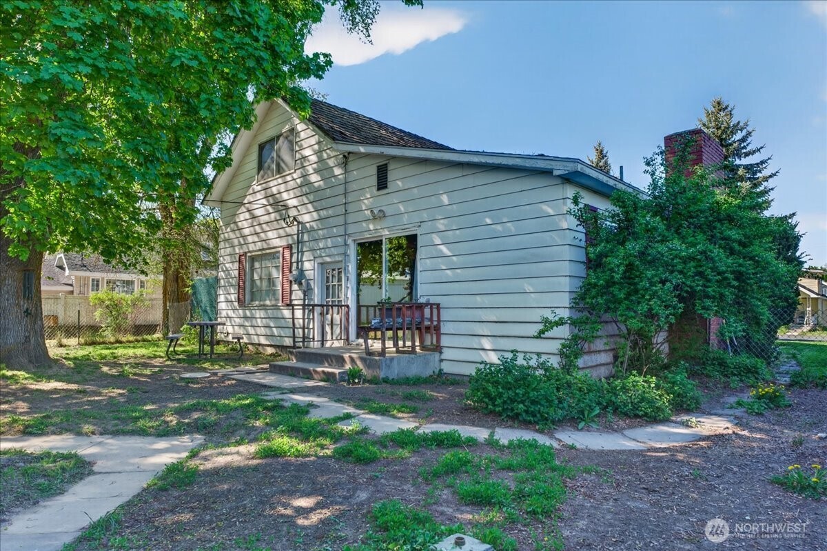 709 Marshall Street Property Photo 30