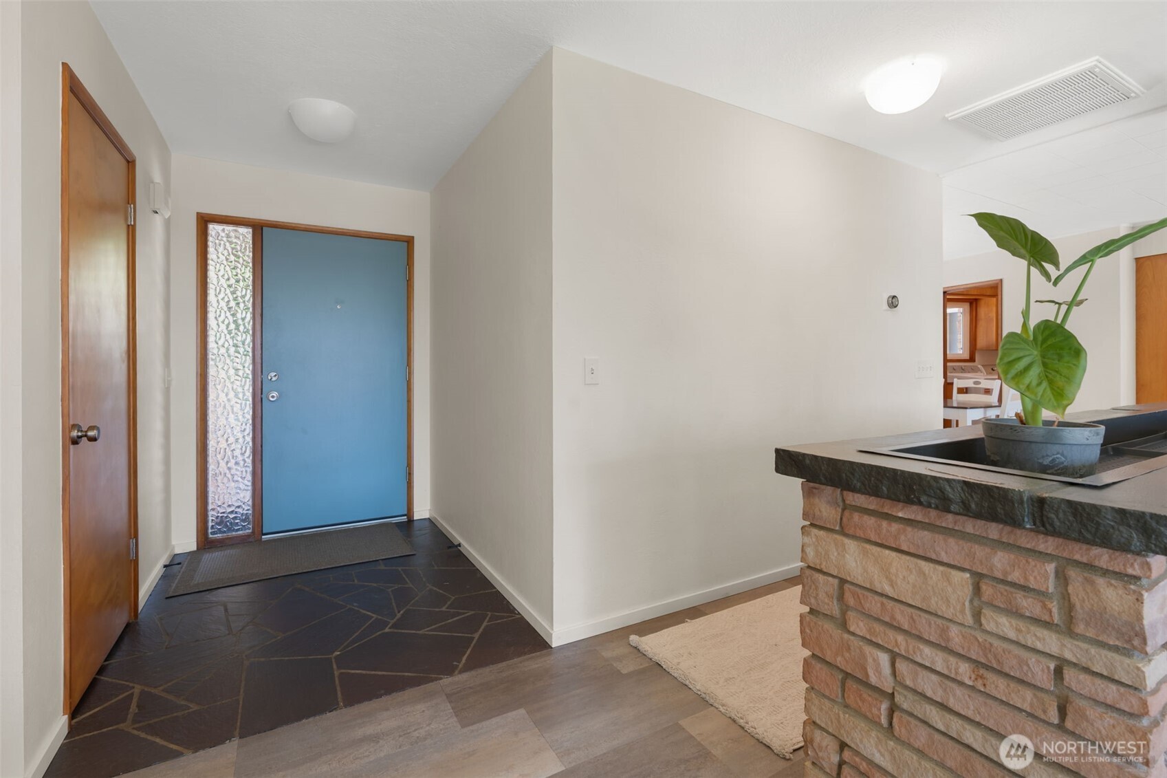 103 Se 16th Street Property Photo 4