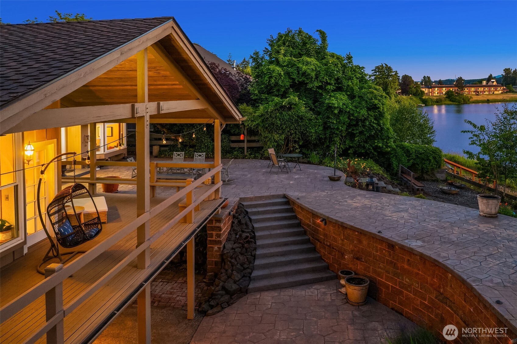 405 Lakeshore Drive Property Photo 1