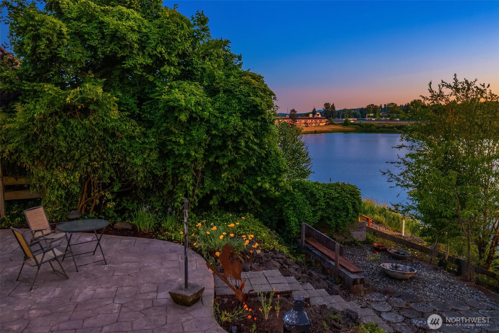405 Lakeshore Drive Property Photo 4