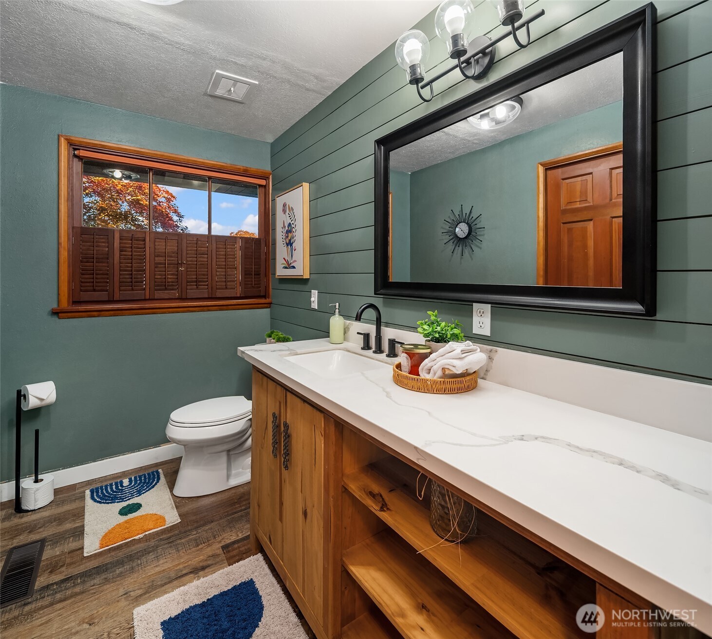 405 Lakeshore Drive Property Photo 24