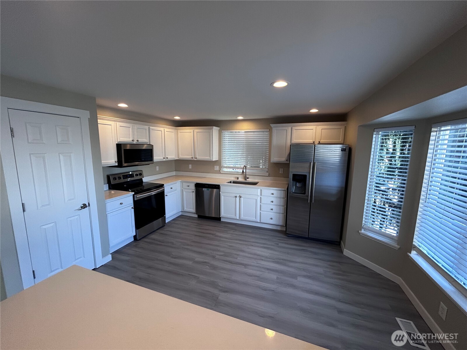 7621 67th Street Property Photo 4
