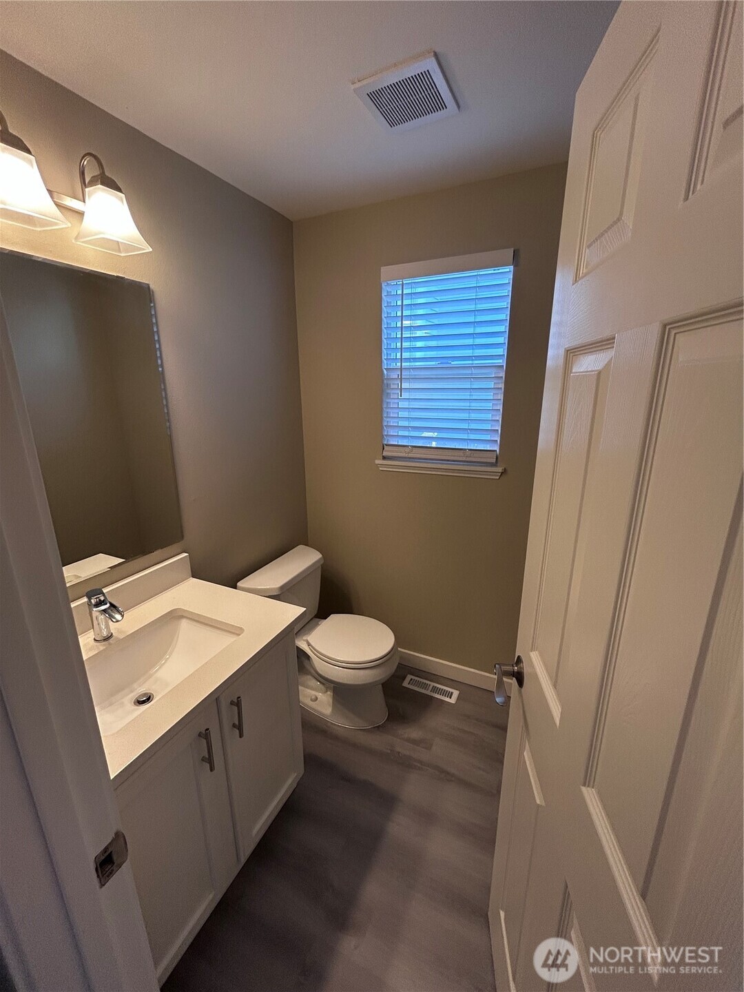 7621 67th Street Property Photo 8