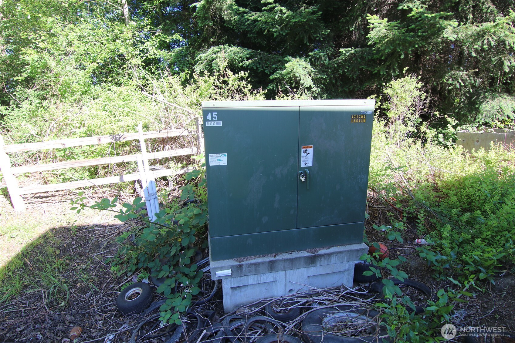 3823 Industry Lane Property Photo 16