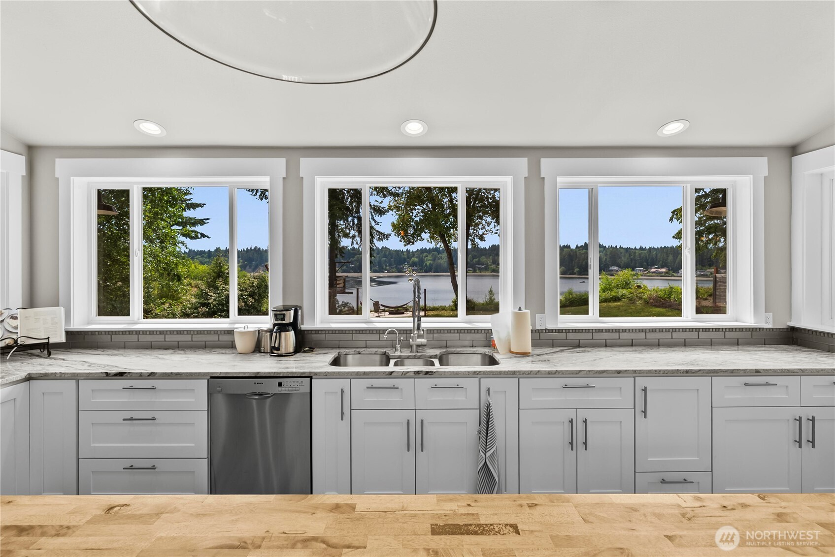 458 E Stretch Island Road Property Photo 12