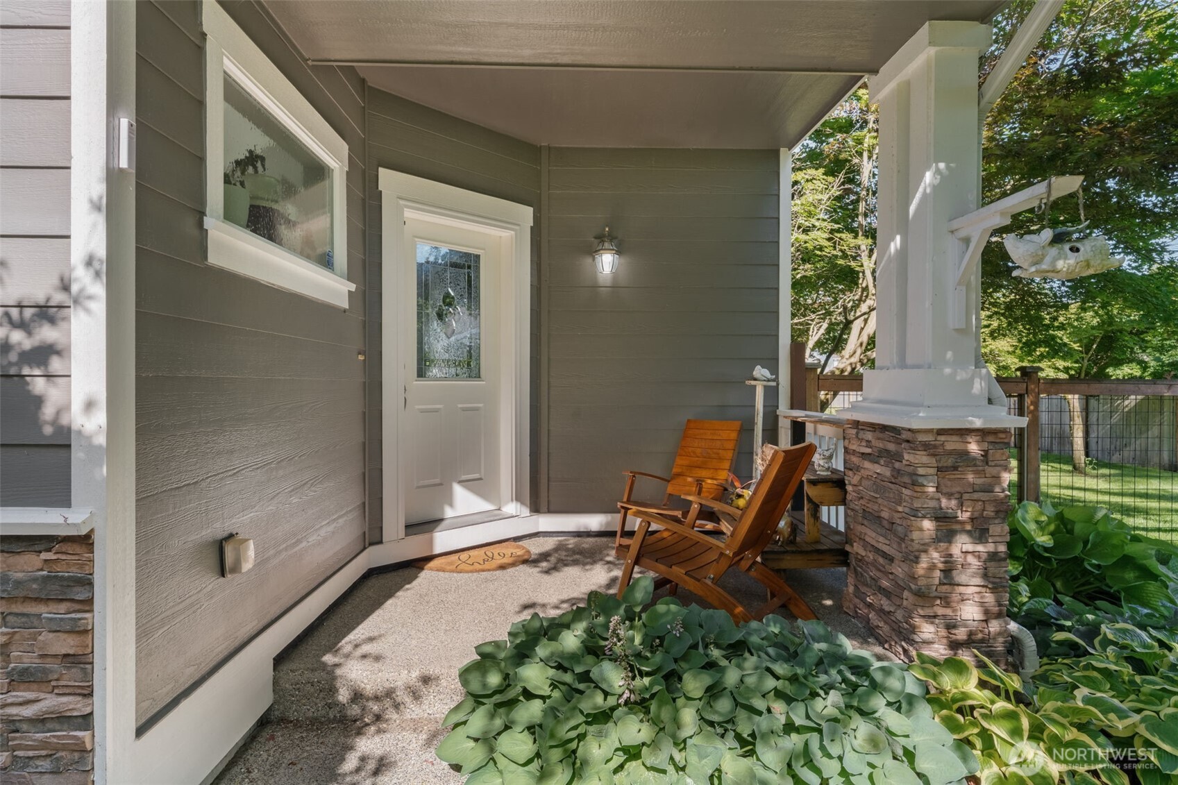 17845 Irwin Street Property Photo 4