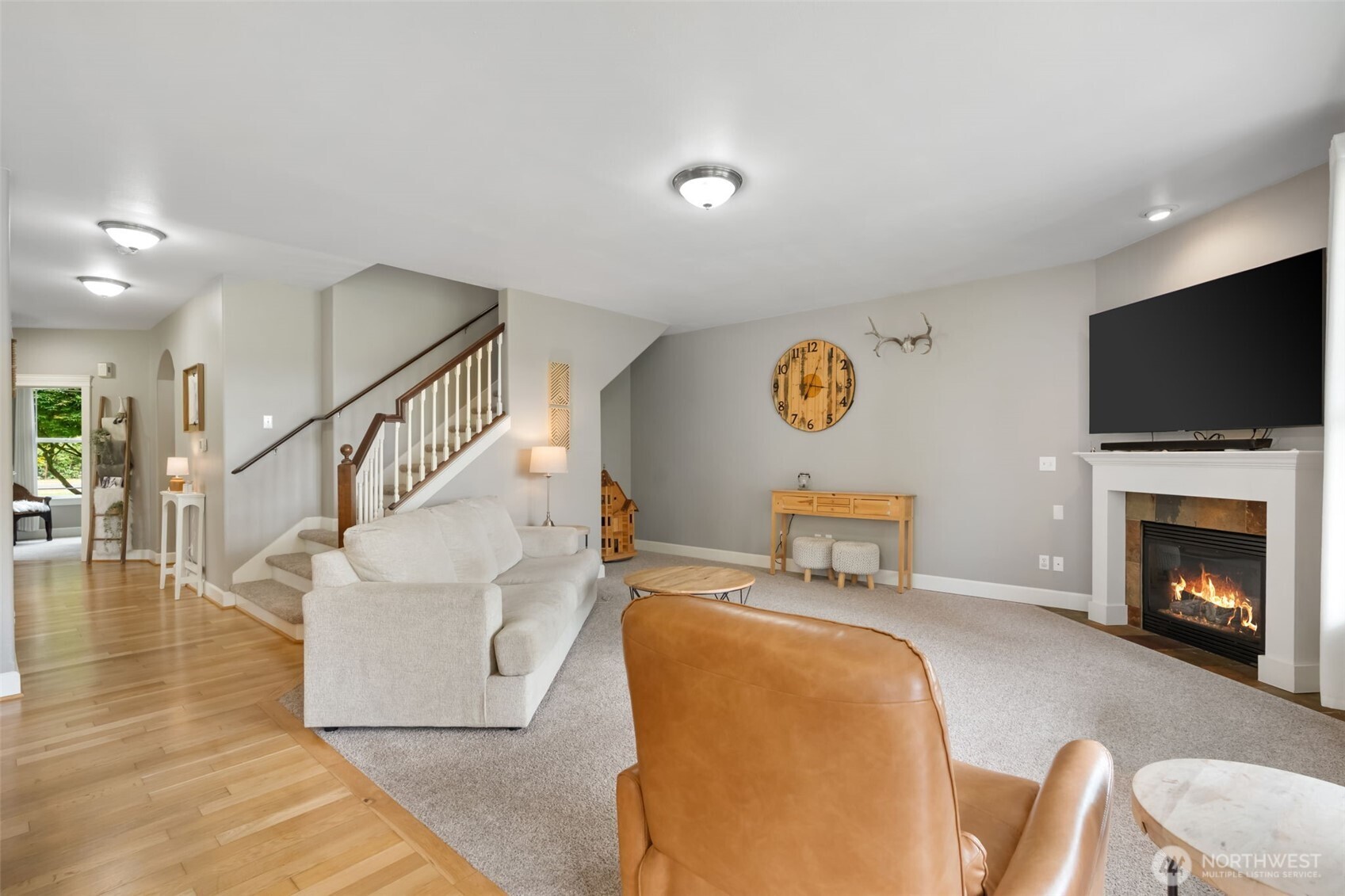 17845 Irwin Street Property Photo 11