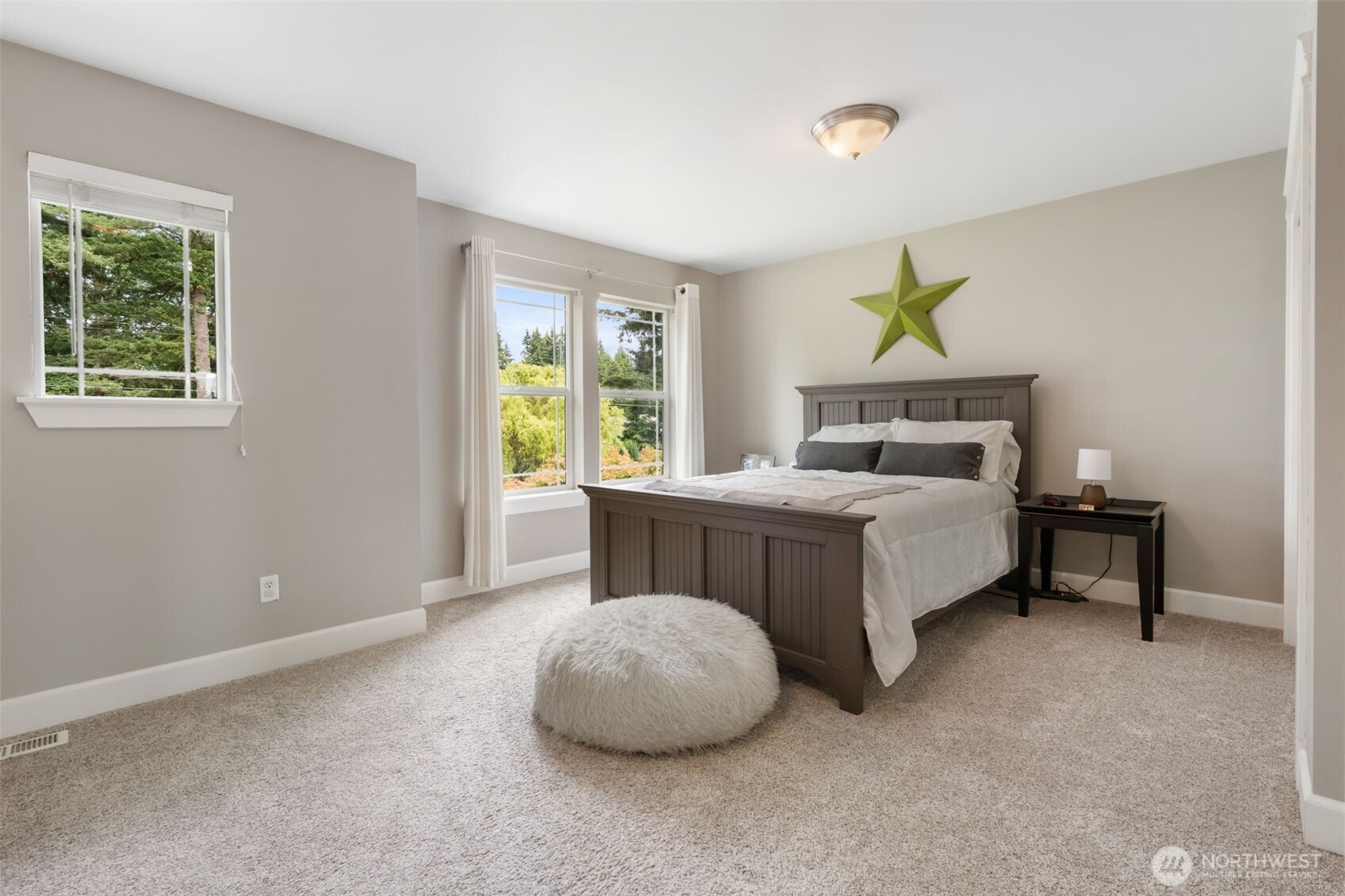 17845 Irwin Street Property Photo 23