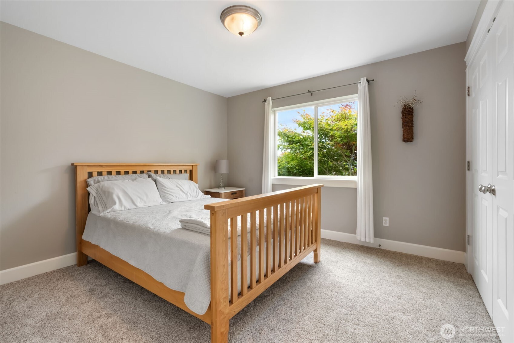 17845 Irwin Street Property Photo 29