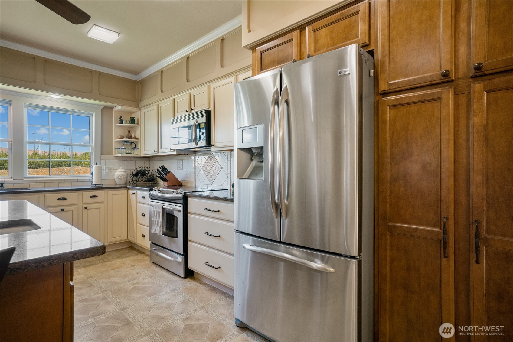 24635 Highway 243 Property Photo 12