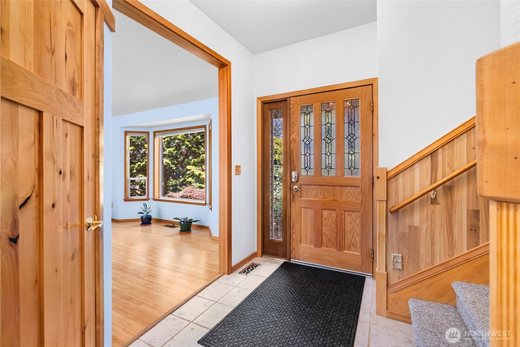 801 N Waugh Road Property Photo 4